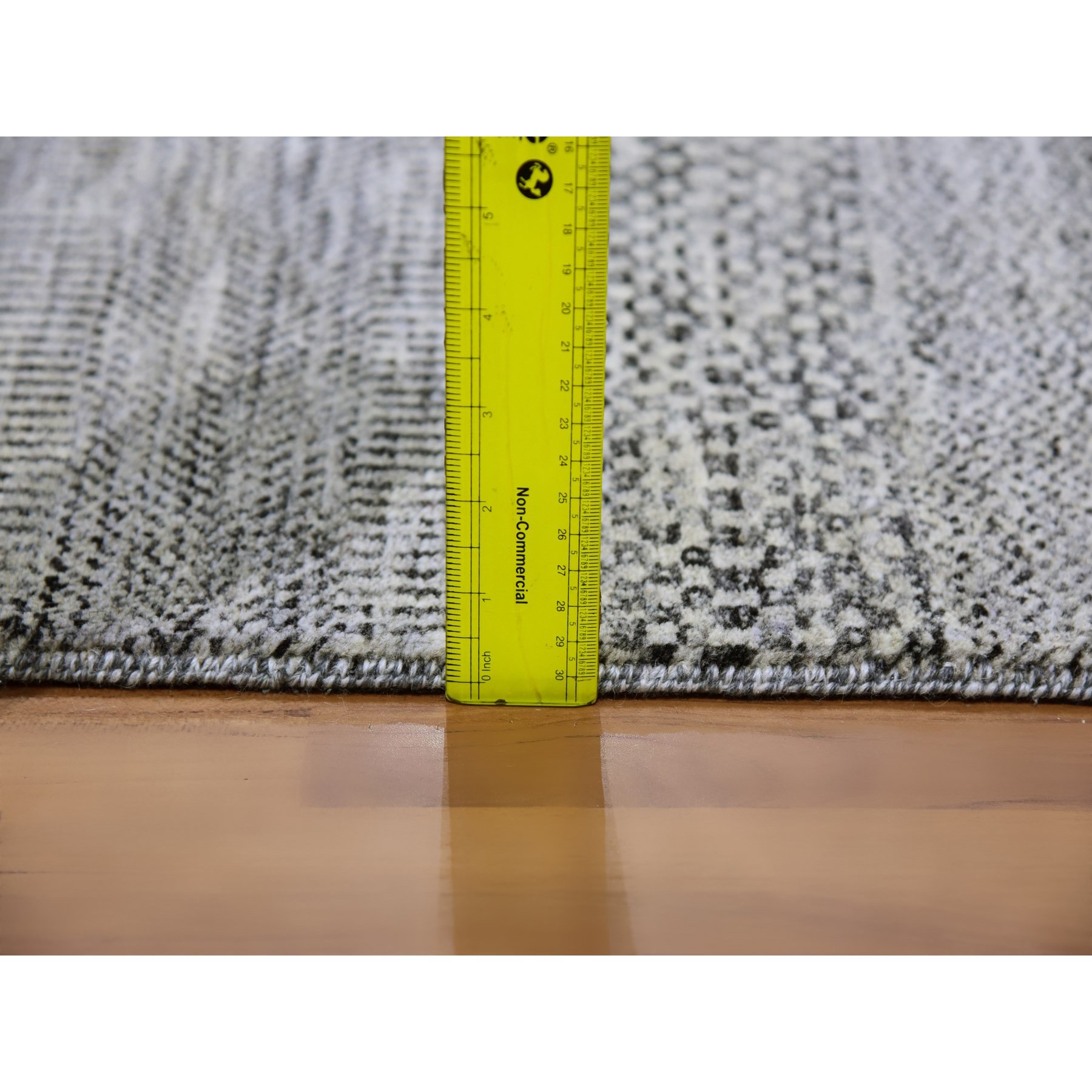 4'1"x12'1" Metallic Gray, Pure Undyed Wool, Tone on Tone, Modern Grass Design, Hand Knotted, Wide Runner Oriental Rug HR79569 - Image 6