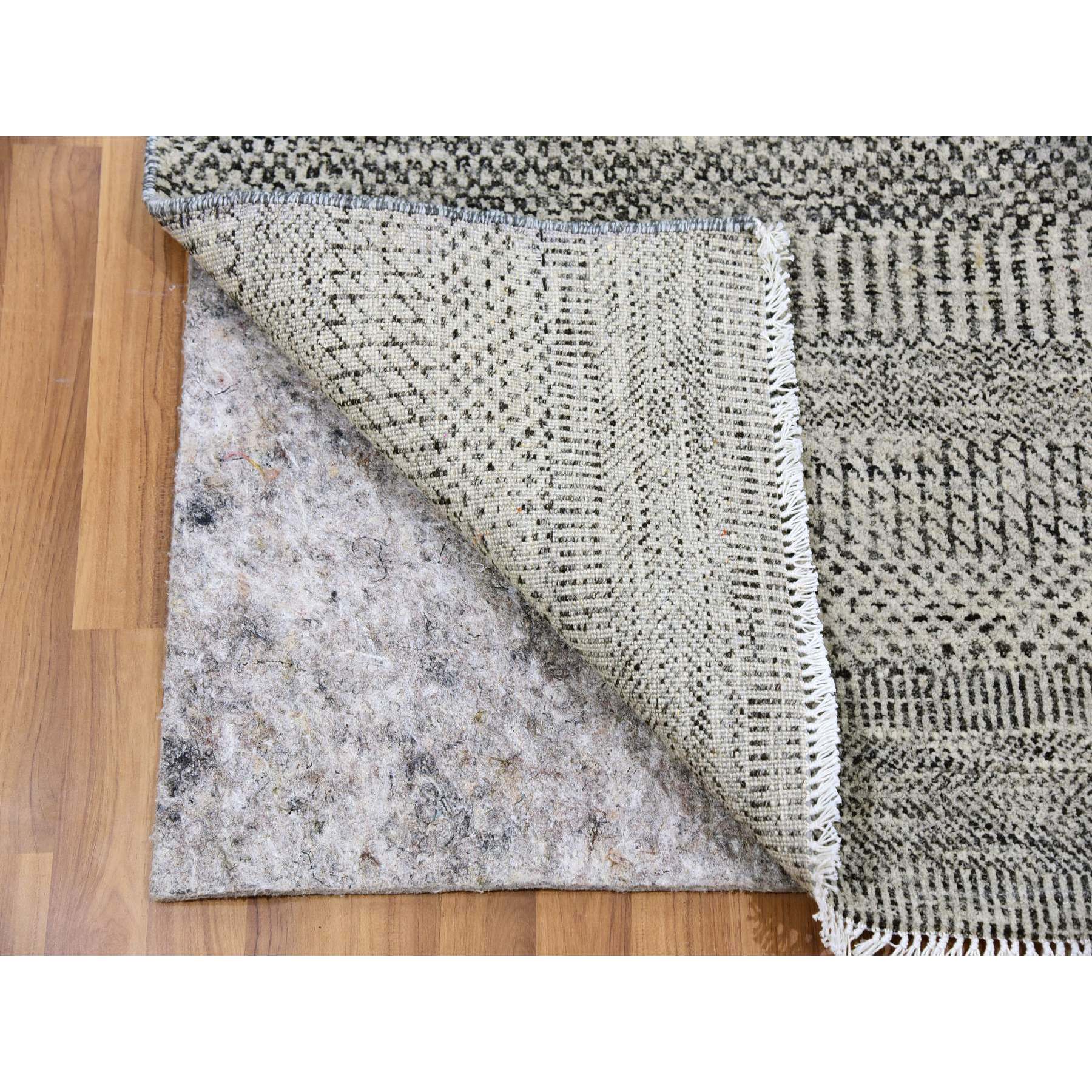 3'x4'10" Stone Eagle Gray, Natural Undyed Wool, Modern Grass Design, Hand Knotted, Tone on Tone, Oriental Rug HR79579 - Image 3
