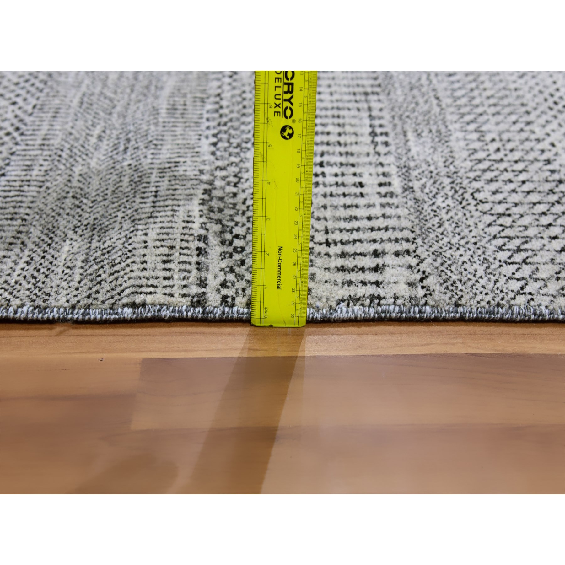 3'x4'10" Stone Eagle Gray, Natural Undyed Wool, Modern Grass Design, Hand Knotted, Tone on Tone, Oriental Rug HR79579 - Image 6