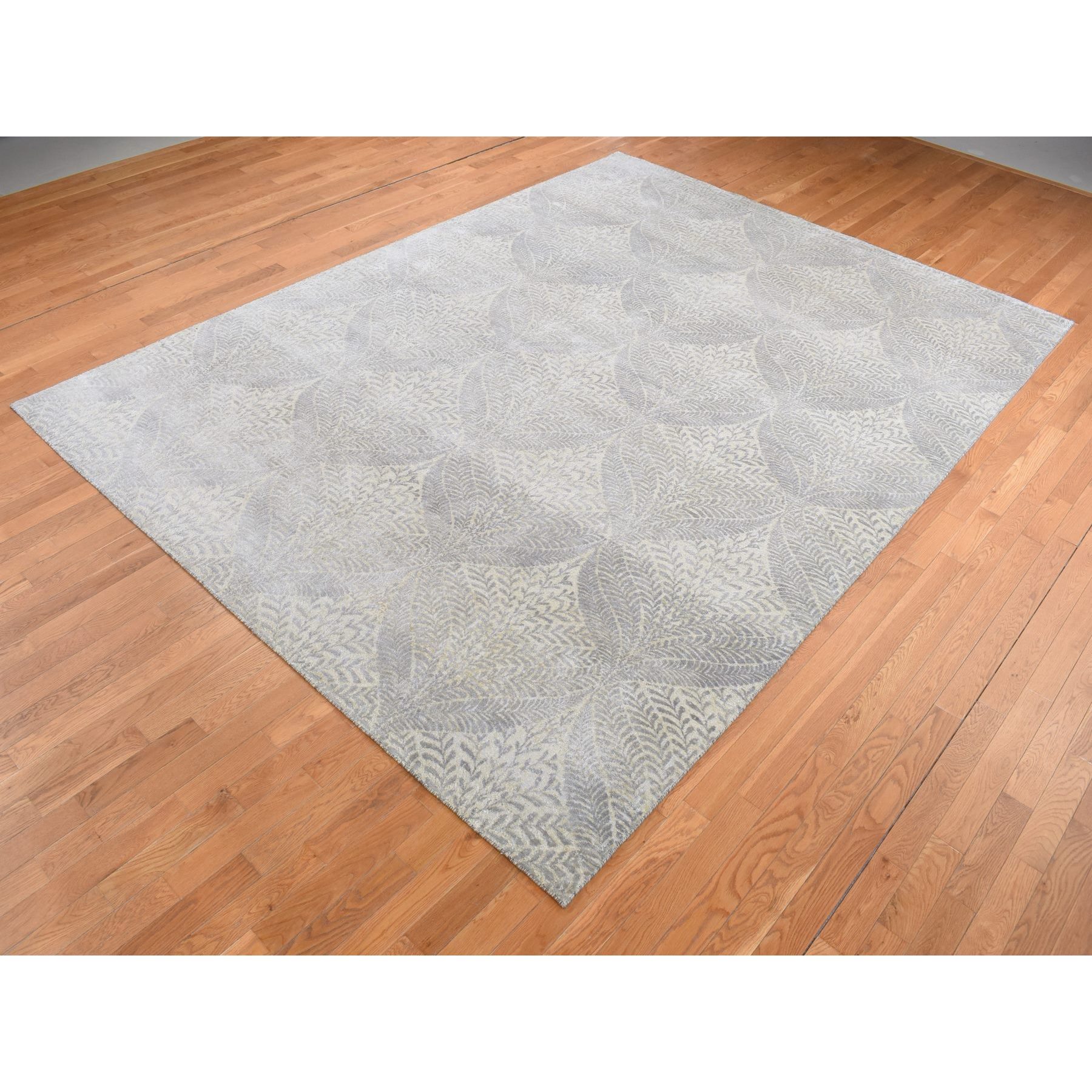 8'10"x12'1" Silver Gray, Gold Leaf Design, Tone on Tone, Pure Silk, Hand Knotted, Oriental Rug HR87124 - Image 4