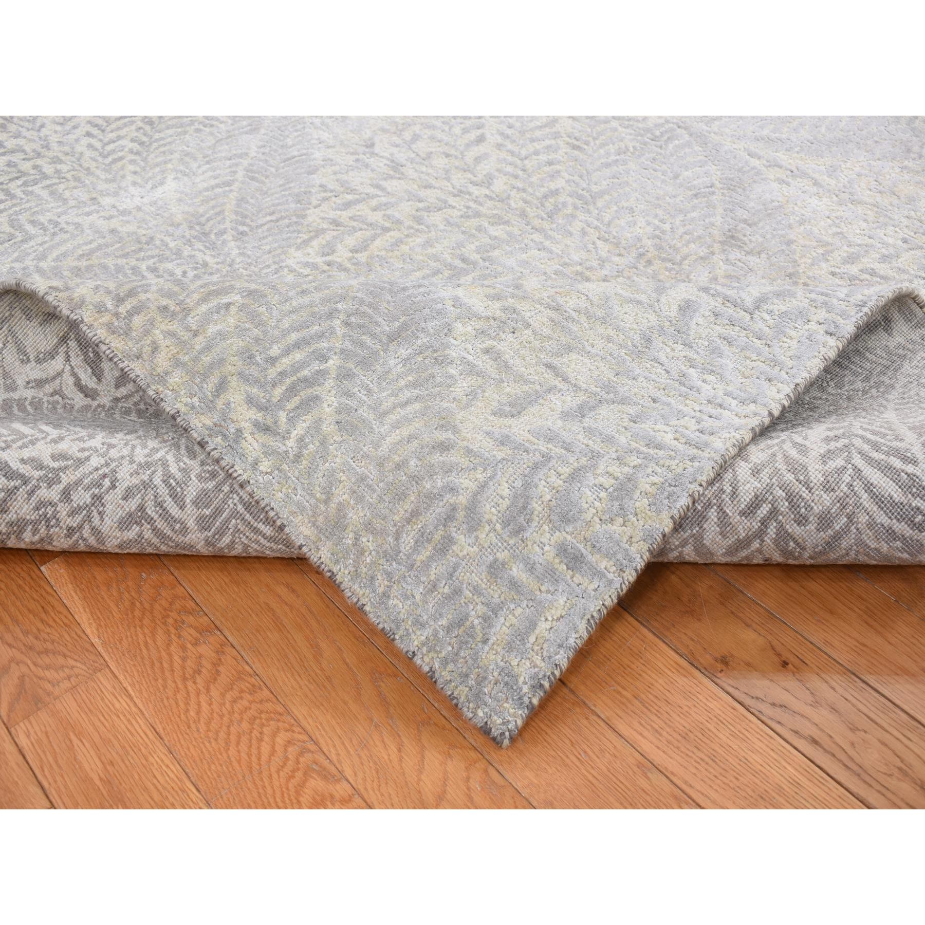 8'10"x12'1" Silver Gray, Gold Leaf Design, Tone on Tone, Pure Silk, Hand Knotted, Oriental Rug HR87124 - Image 6