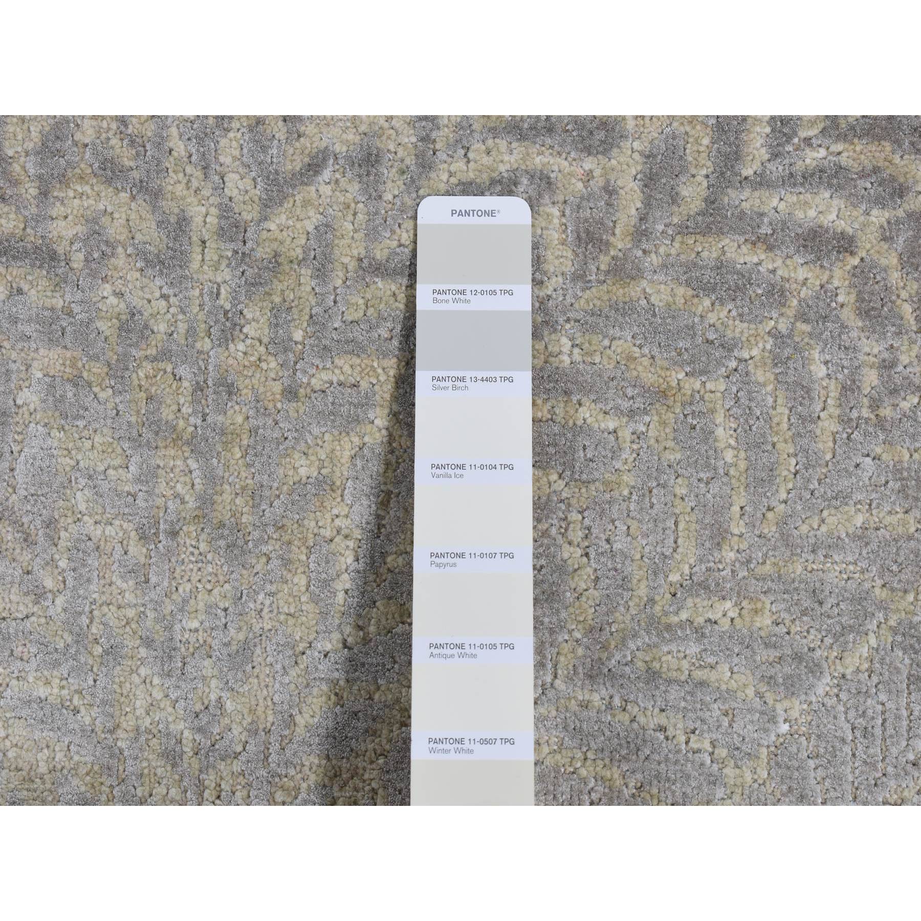 8'10"x12'1" Silver Gray, Gold Leaf Design, Tone on Tone, Pure Silk, Hand Knotted, Oriental Rug HR87124 - Image 8