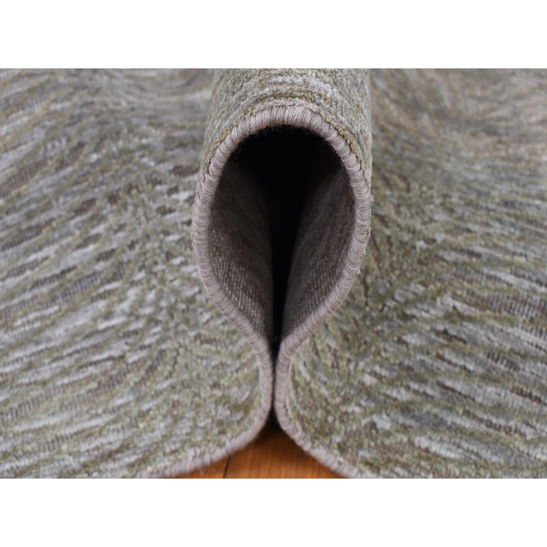 9'x12' Olive Green, Tone on Tone Leaf Design, Silk with Distressed Textured Wool, Hand Knotted, Oriental Rug HR87126 - Image 7