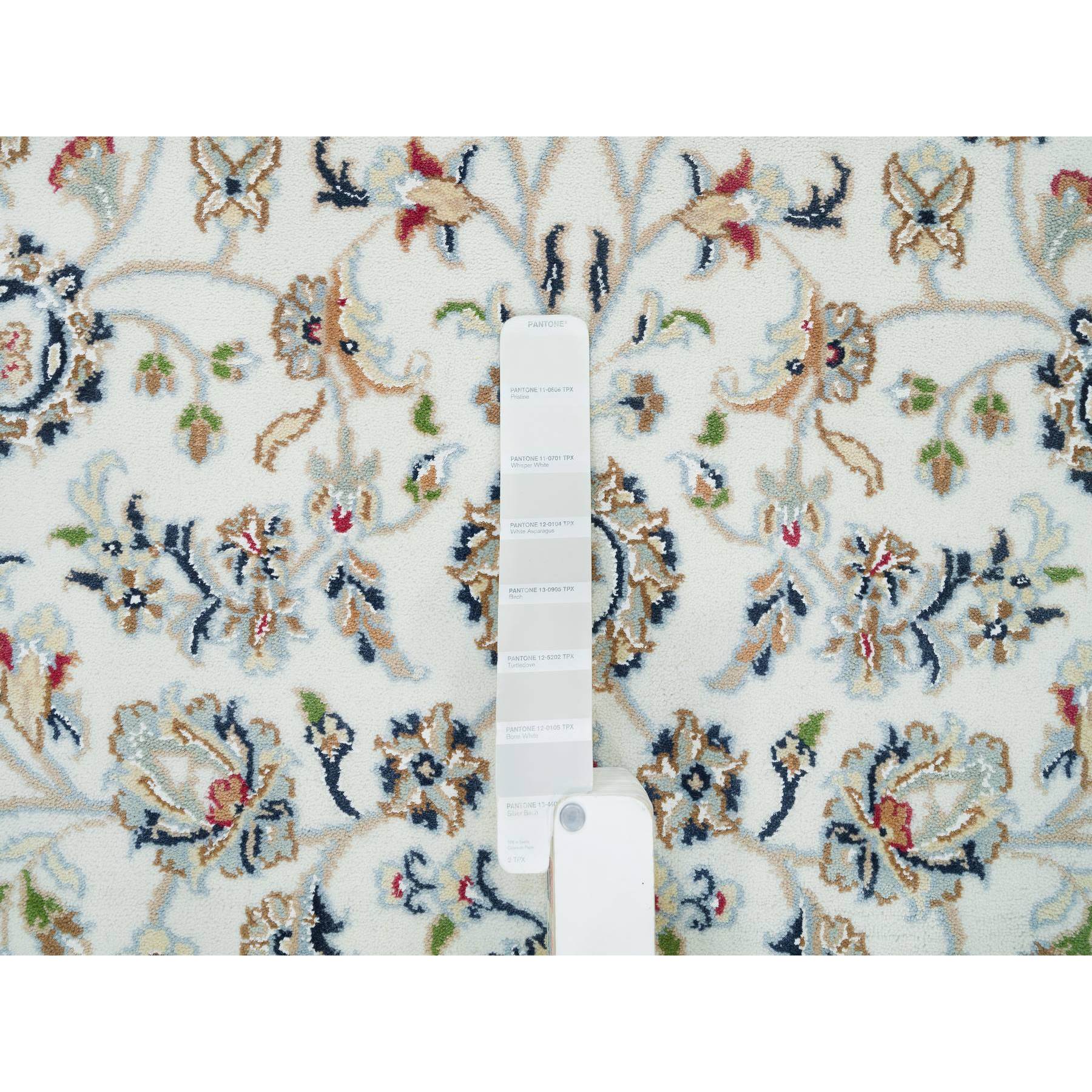 5'x7' Powder White, Nain with All Over Flower Design, 250 KPSI, Soft Wool, Hand Knotted, Oriental Rug HR65972 - Image 4