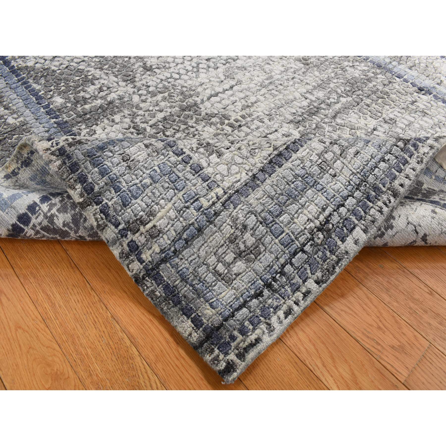 5'2"x6'10" Timberwolf Gray, Silken, Roman Mosaic Design, Hand Knotted, Oriental Rug HR87177 - Image 3