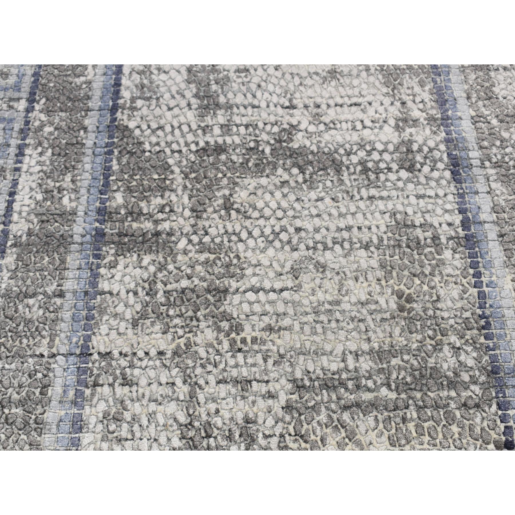 5'2"x6'10" Timberwolf Gray, Silken, Roman Mosaic Design, Hand Knotted, Oriental Rug HR87177 - Image 5