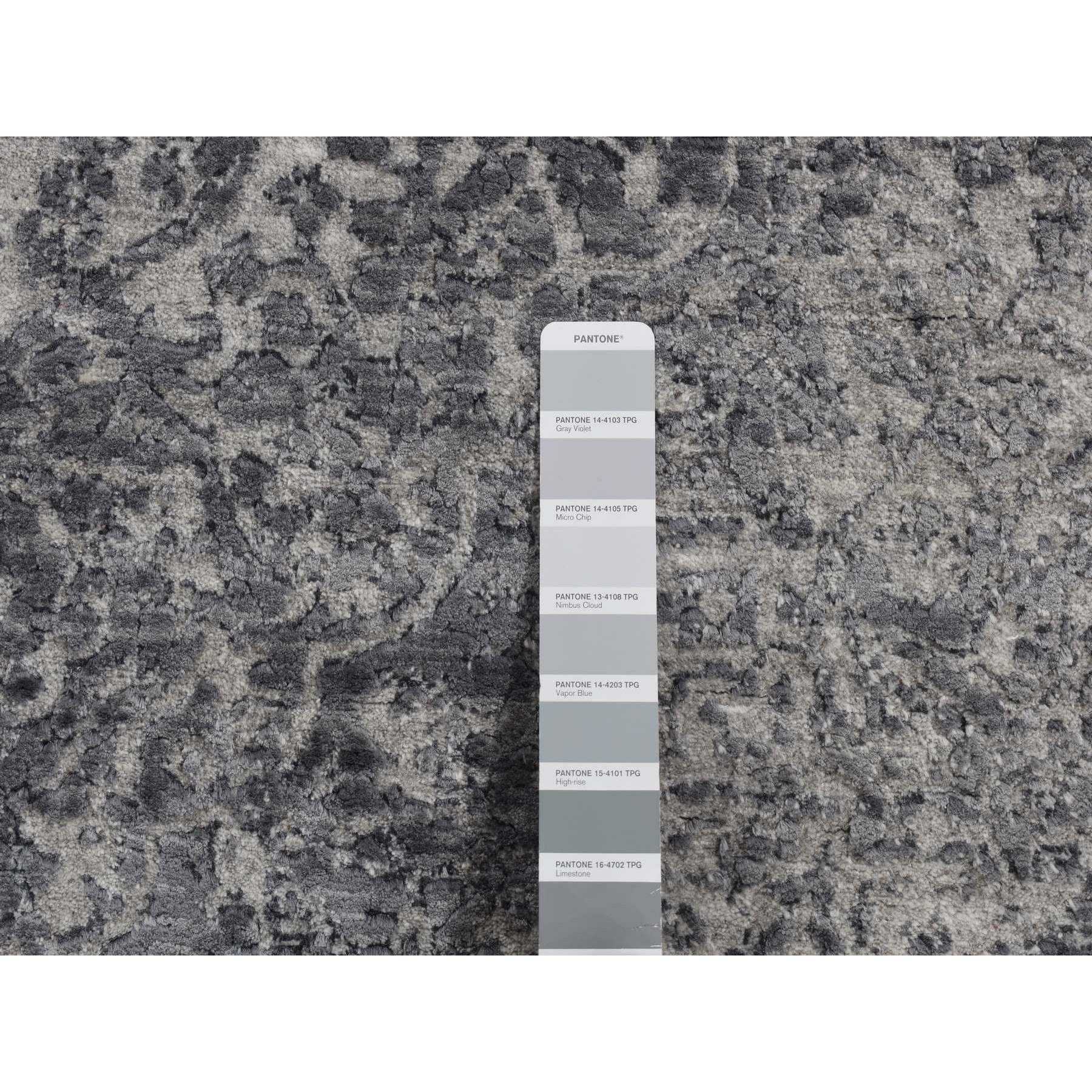 4'1"x6' Carbon Gray, Erased Persian Design, Wool and Pure Silk, Hand Knotted, Oriental Rug HR87222 - Image 3
