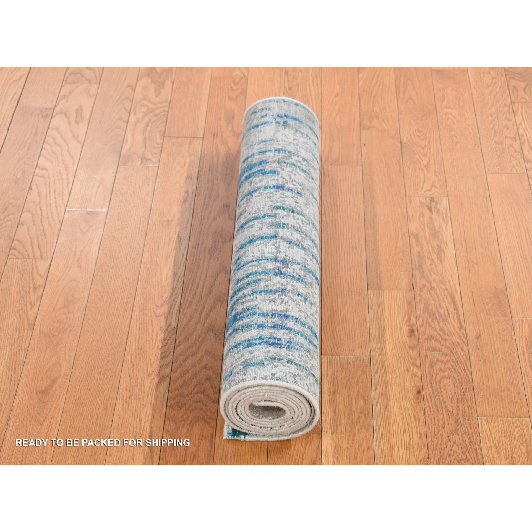 2'5"x8' Medium Gray, THE CARDIAC, Sari Silk with Textured Wool, Handmade, Runner Oriental Rug HR87248 - Image 5