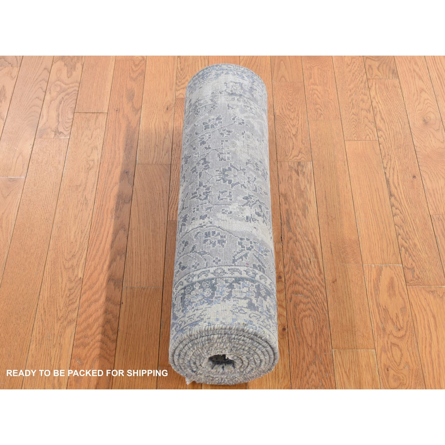 2'6"x9'10" Goose Gray, Broken and Erased Kashan Design, Textured Wool with Pure Silk, Hand Knotted, Runner Oriental Rug HR87254 - Image 5
