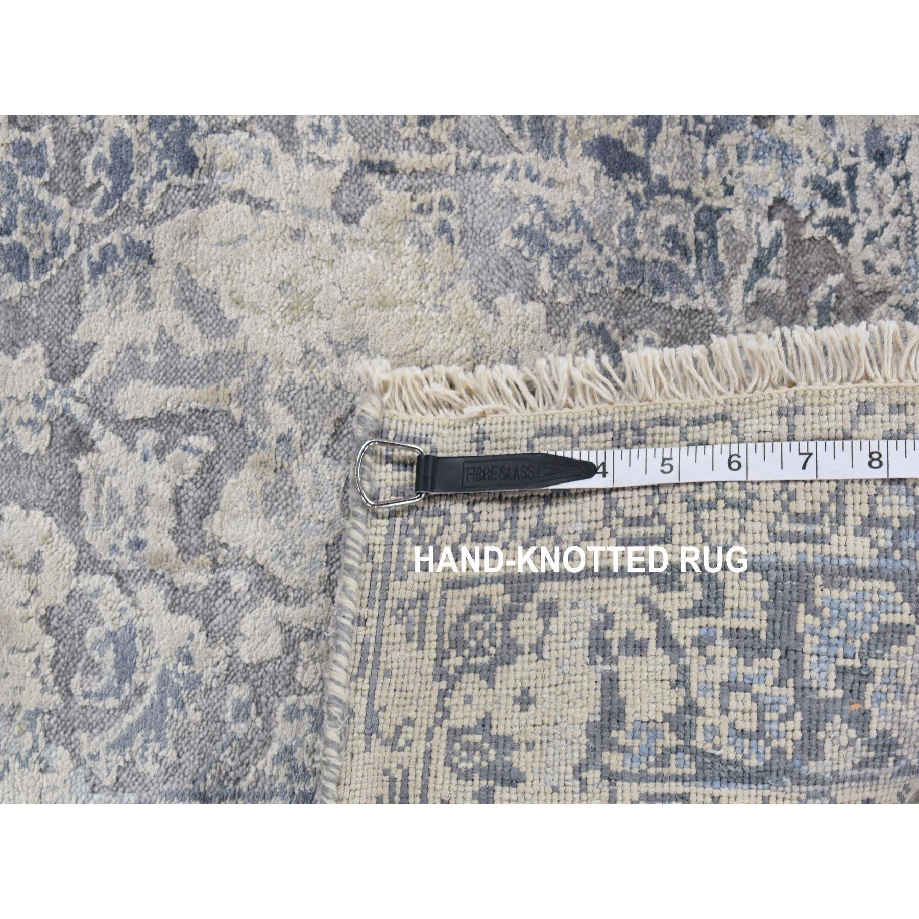 2'6"x9'10" Goose Gray, Broken and Erased Kashan Design, Textured Wool with Pure Silk, Hand Knotted, Runner Oriental Rug HR87254 - Image 7