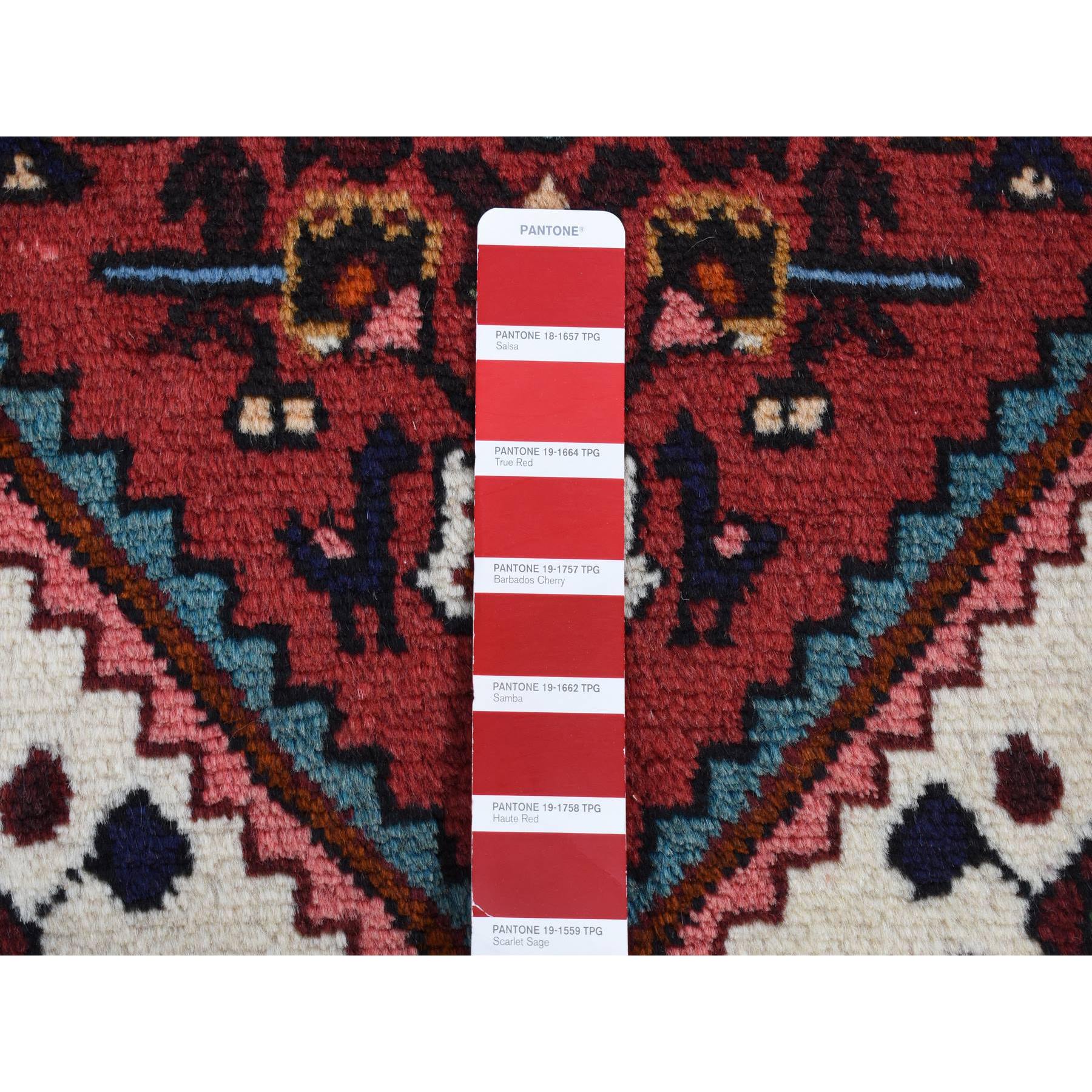 3'5"x5'1" Burgundy Red, New Persian Hamadan, Diamond and Flower Design, Pure Wool, Hand Knotted, Oriental Rug HR87468 - Image 5