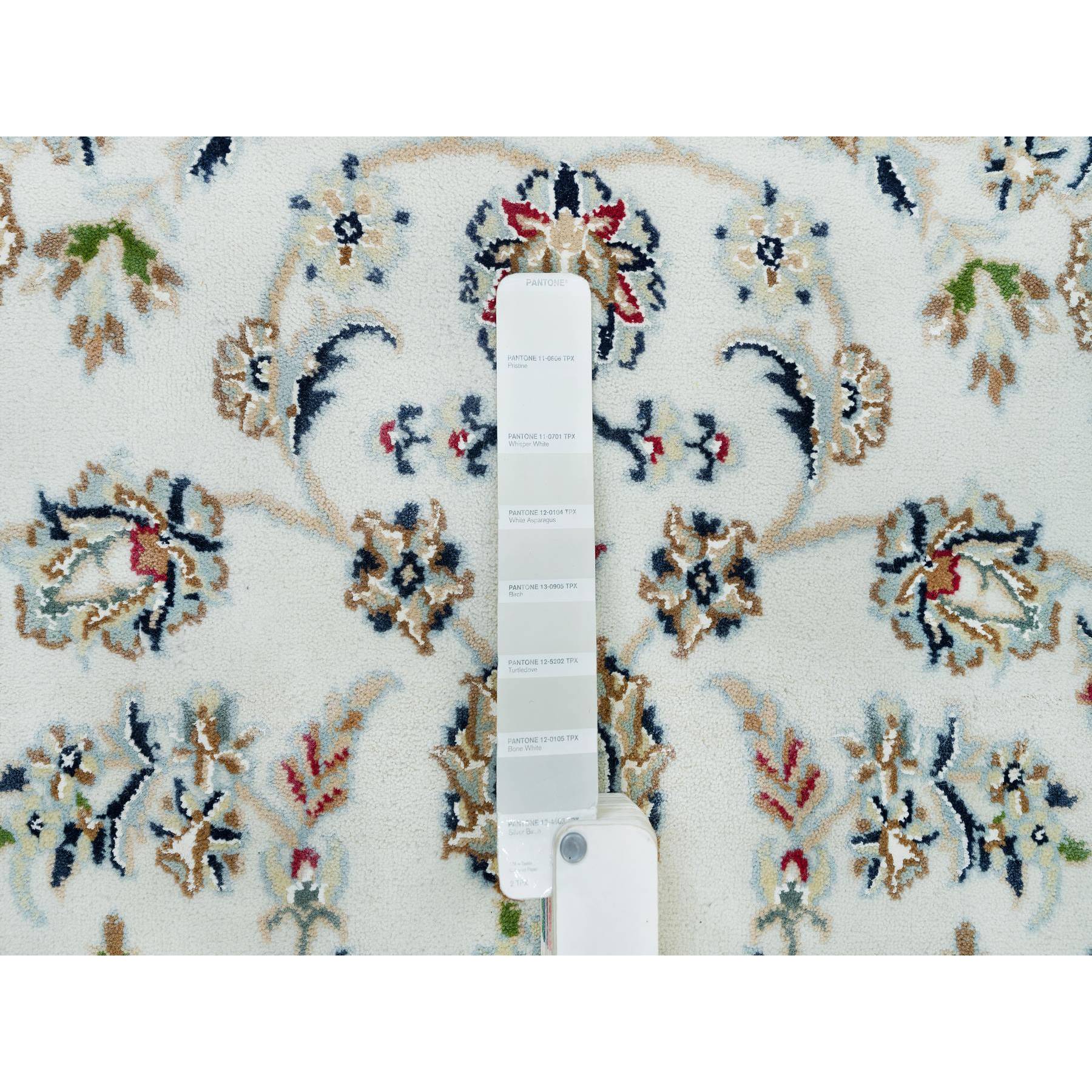 4'7"x6'8" Powder White, Nain with Center Medallion Flower Design, 250 KPSI, 100% Wool, Hand Knotted, Oriental Rug HR90013 - Image 4