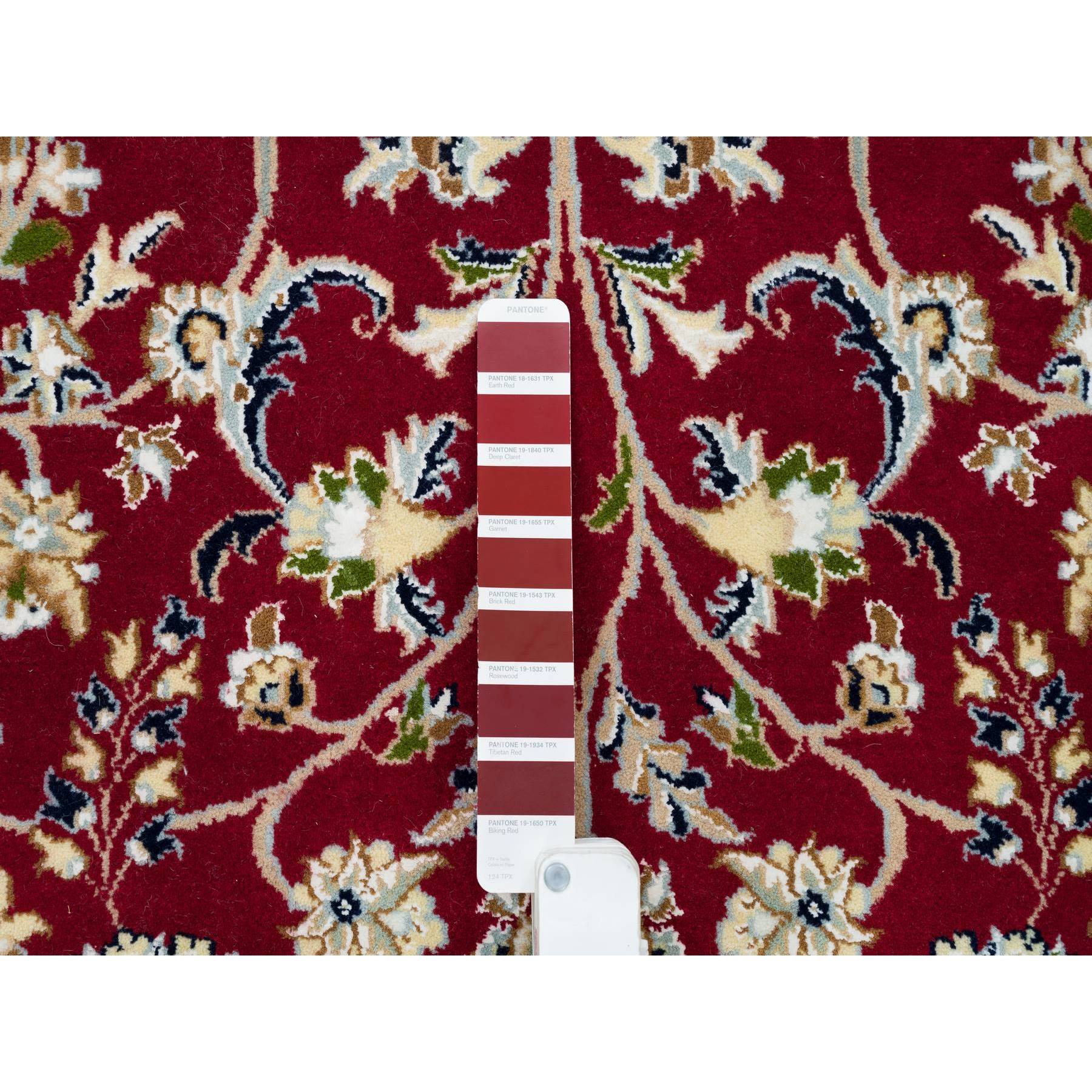 6'x6' Burgundy Red, 250 KPSI, Organic Wool, Hand Knotted, Nain with All Over Flower Design, Round Oriental Rug HR90052 - Image 4