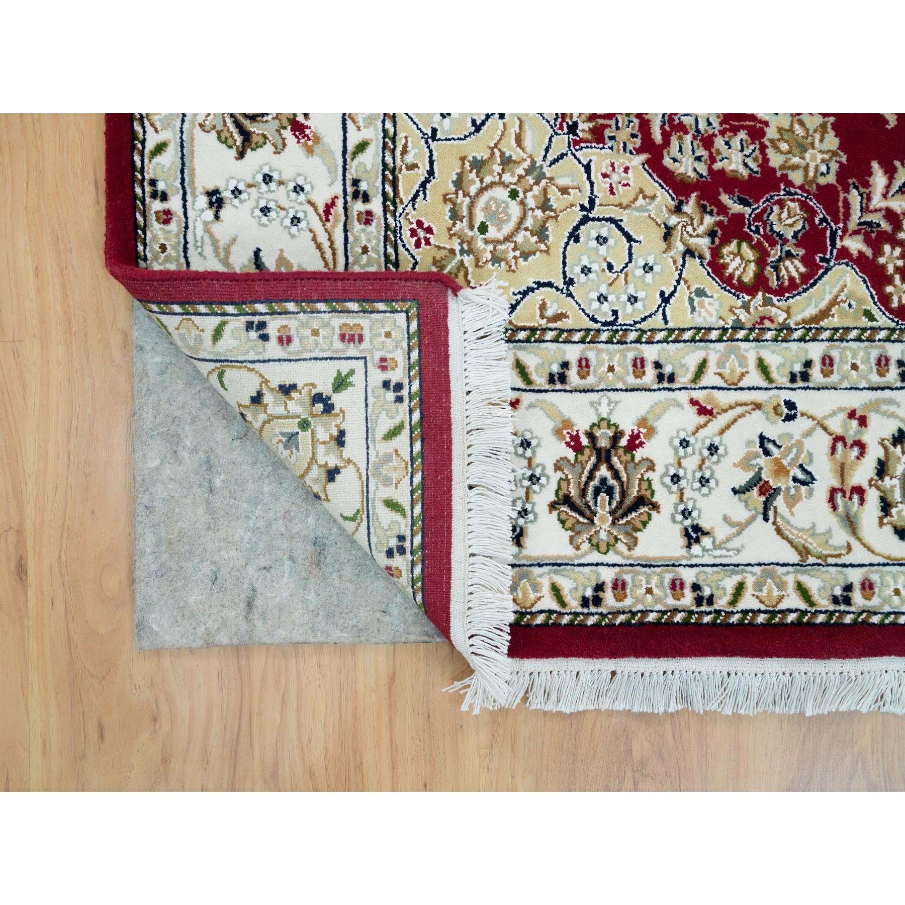 4'6"x6'10" Burgundy Red, Nain with Center Medallion Flower Design, 250 KPSI, Soft Wool, Hand Knotted, Oriental Rug HR90062 - Image 3