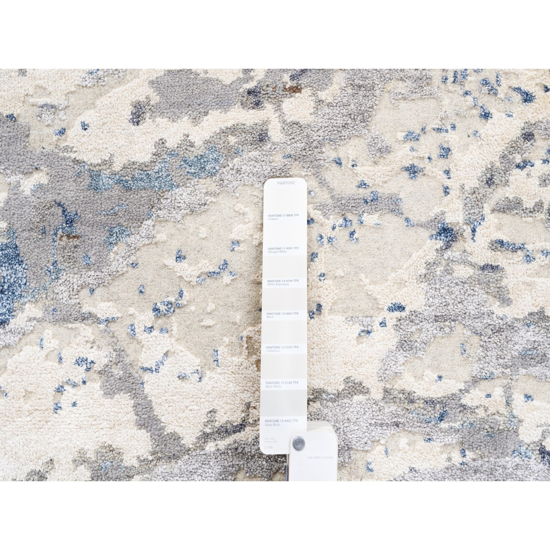 4'1"x5'9" Ivory with a Mix of Blue and Gray Wool and Silk Hand Knotted Abstract Design Modern Oriental Rug HR62429 - Image 4