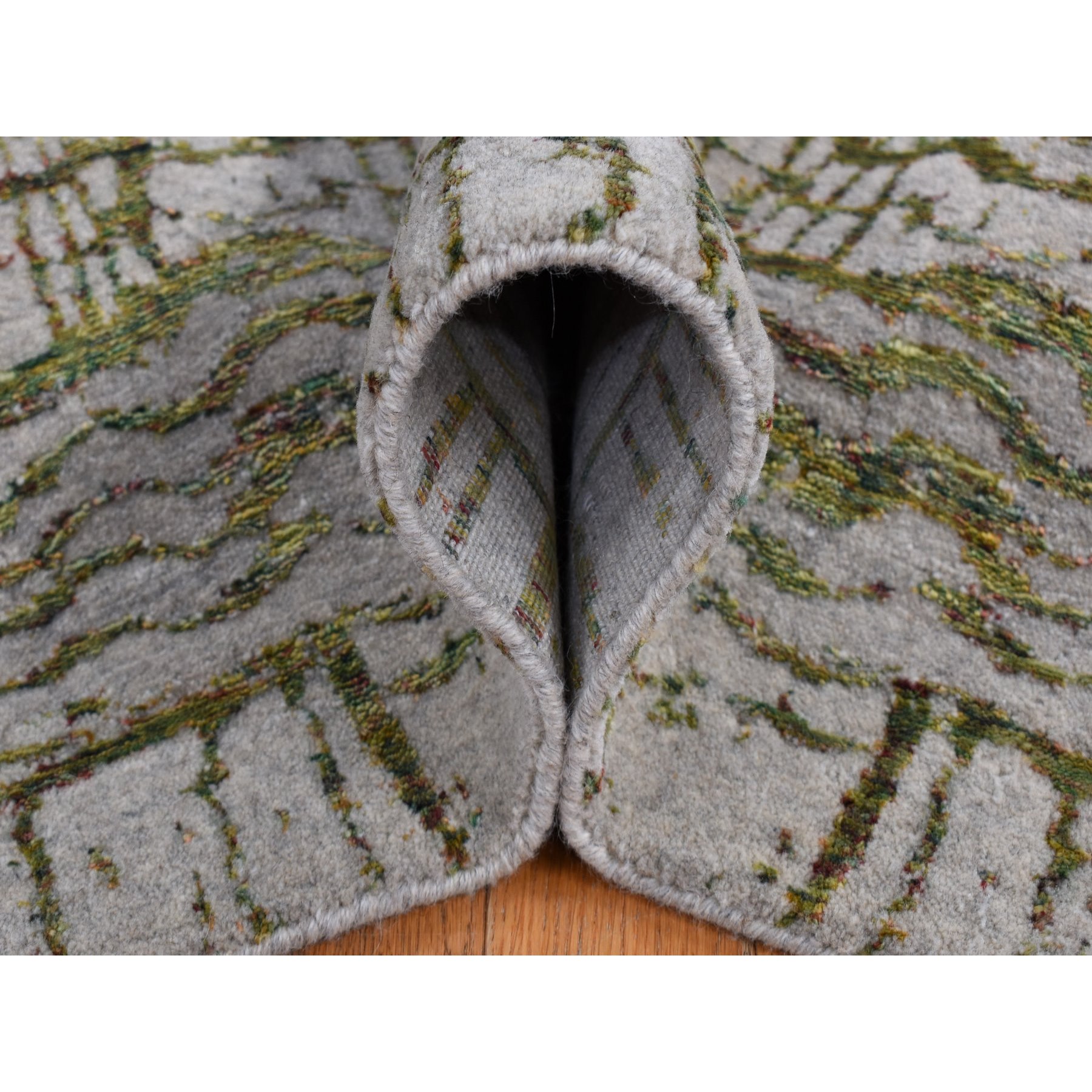 6'x8'9" Goose Gray, Modern Fine Jacquard Hand Loomed, Wool and Art Silk, Oriental Rug HR80968 - Image 6