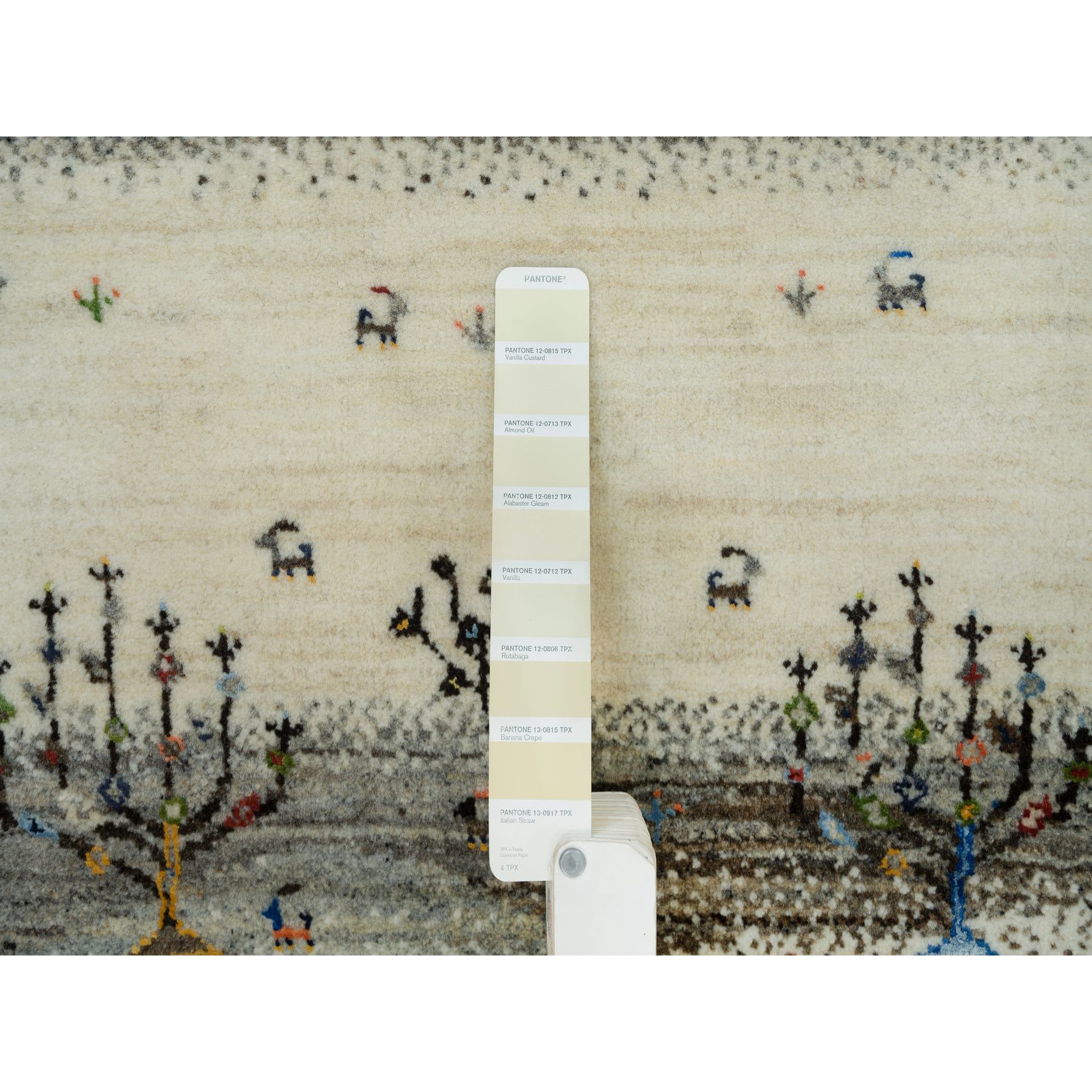 2'7"x8' Linen White, Lori Buft Gabbeh with Small Animal Figurines, Modern Striae Design, Thick and Plush Soft Pile, 100% Wool, Hand Knotted, Runner Oriental Rug HR90155 - Image 4