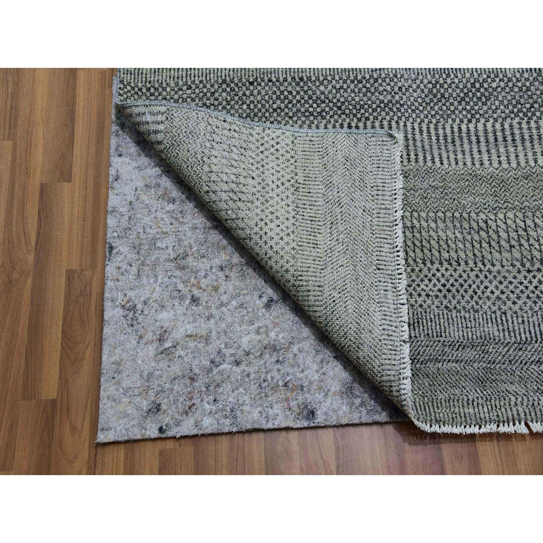 14'x18'1" Cloud Gray, Modern Grass Design, Pure Undyed Wool, Tone on Tone, Hand Knotted, Oversized Oriental Rug HR79692 - Image 4