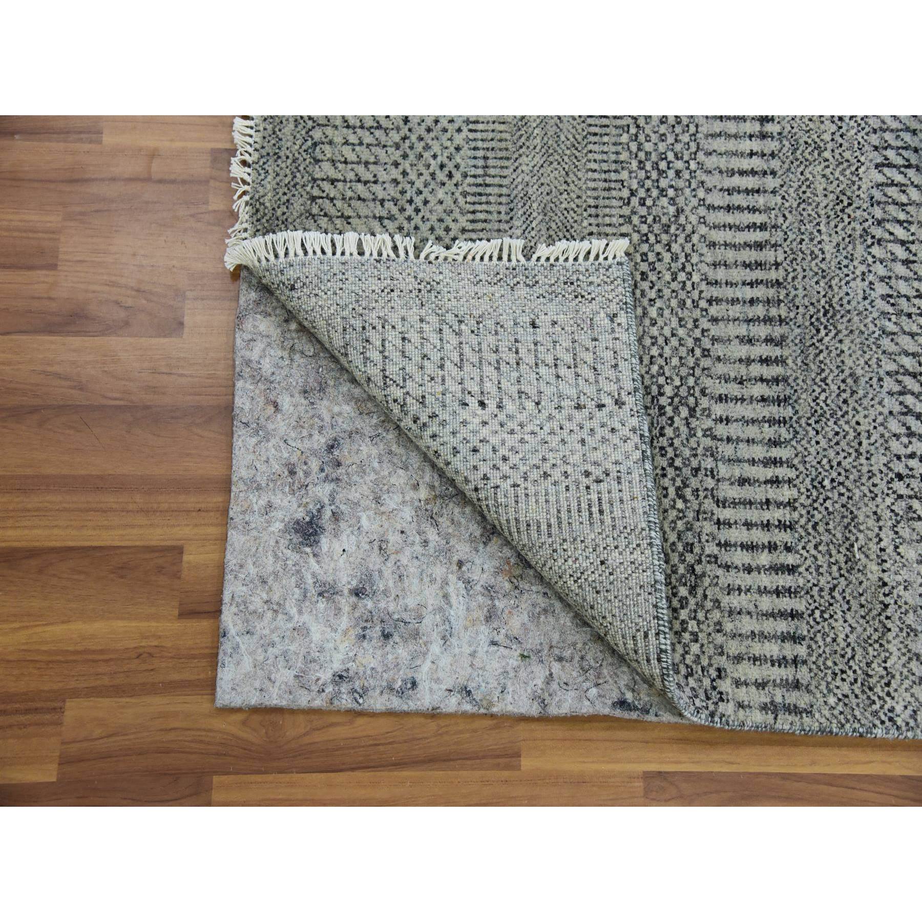 2'8"x20' Owl Gray, Hand Knotted, Tone on Tone, Modern Grass Design, XL Runner 100% Undyed Wool Oriental Rug HR79703 - Image 3