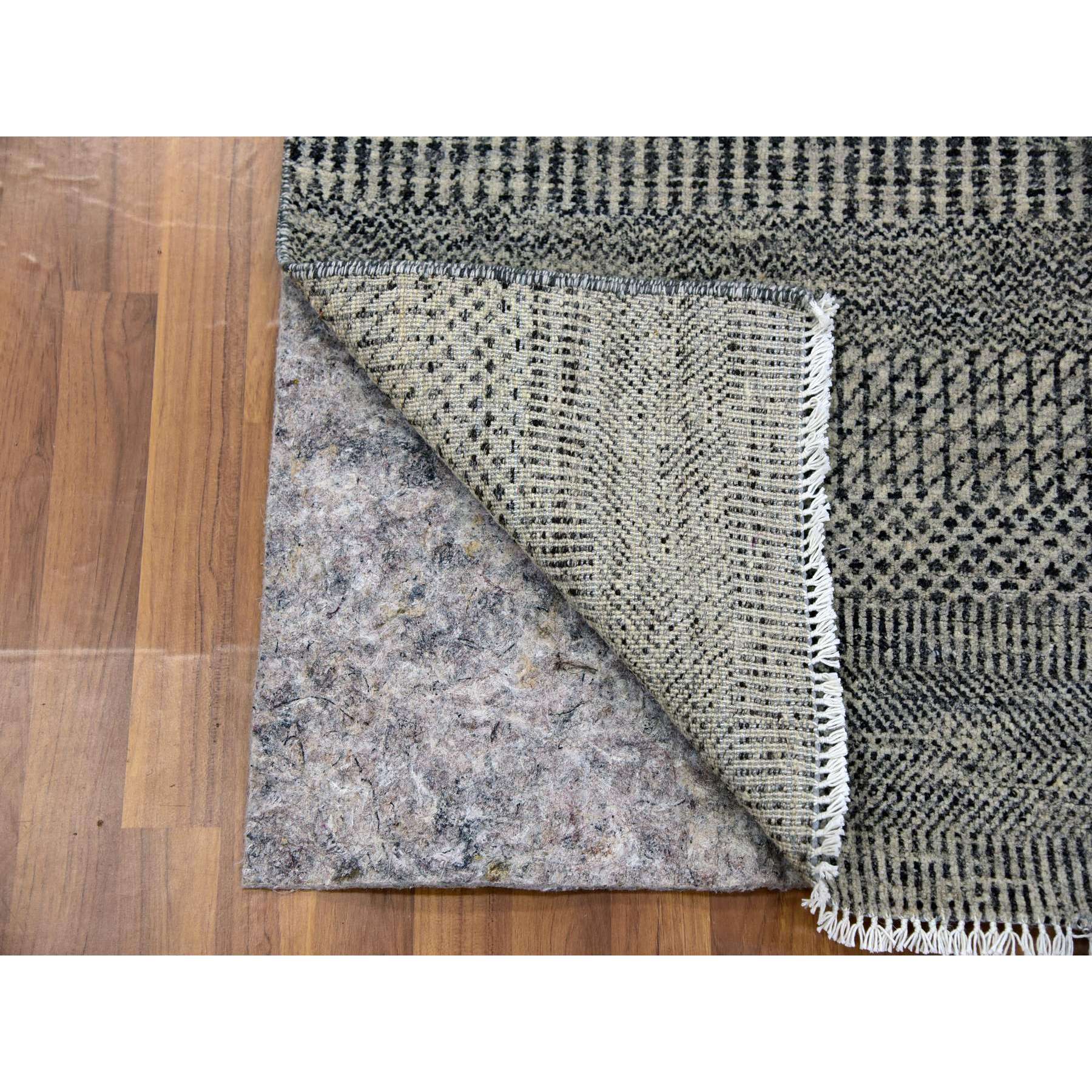 2'6"x5'10" Dove and Onyx Gray, Hand Knotted, Undyed Modern Grass 100% Wool Design, Tone on Tone, Oriental Runner Rug HR79707 - Image 3