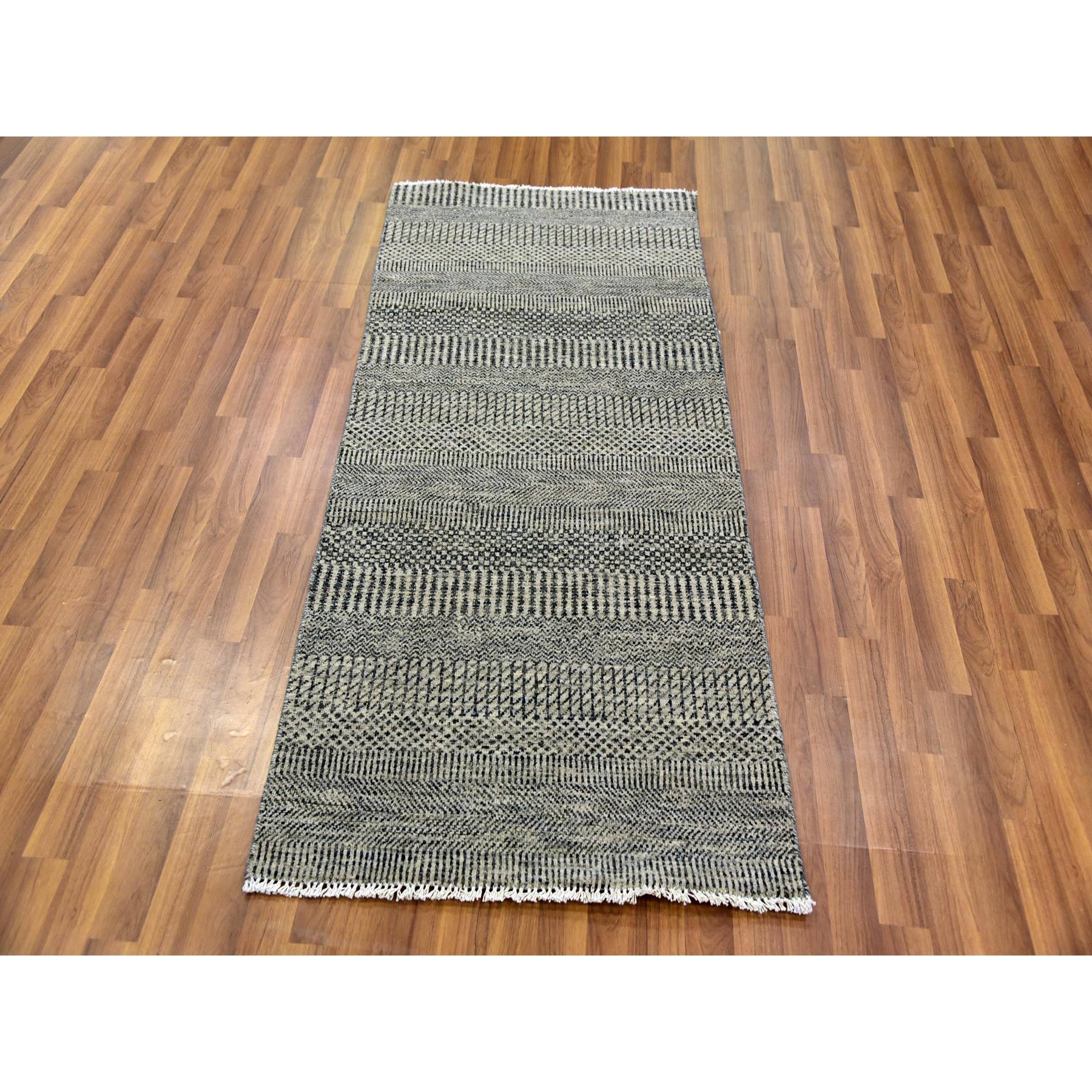 2'6"x5'10" Frost Gray, Tone on Tone, Modern Pure Undyed Wool Grass Design, Hand Knotted, Runner Oriental Rug HR79708 - Image 2