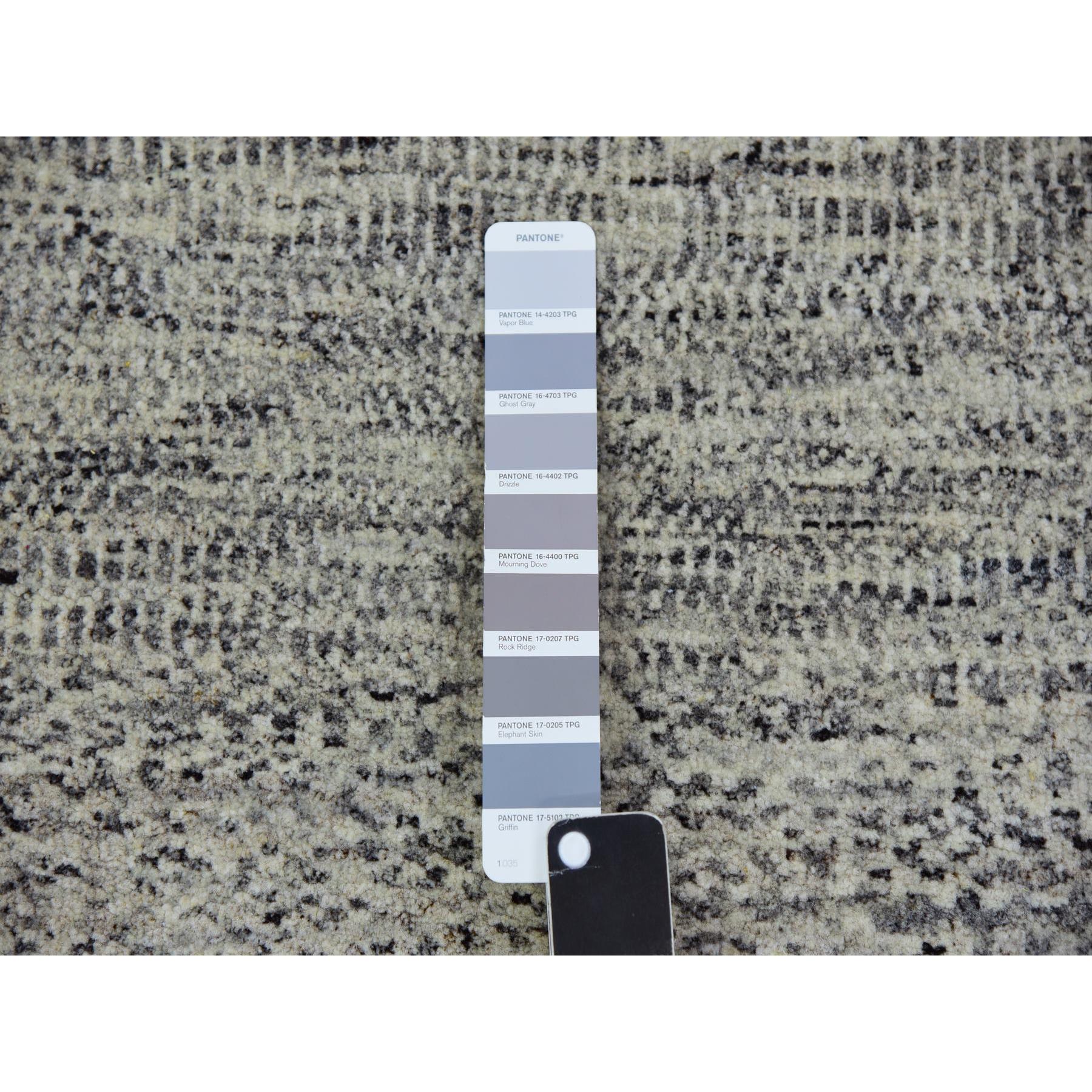 4'x6'2" Rock Ridge Gray, Hand Knotted, Modern Tone on Tone Grass Design, Undyed Pure Wool, Oriental Rug HR79743 - Image 4