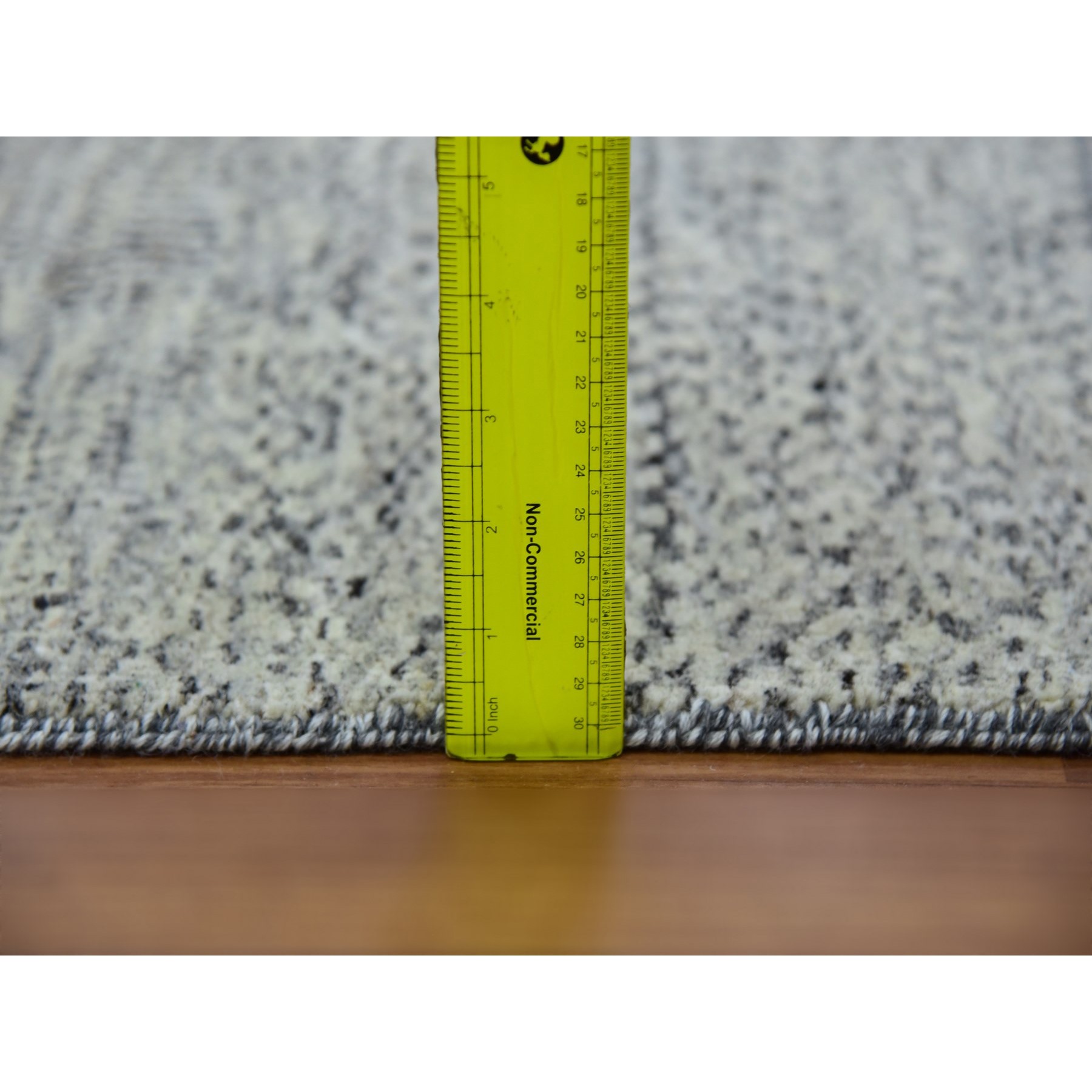 4'x6'2" Rock Ridge Gray, Hand Knotted, Modern Tone on Tone Grass Design, Undyed Pure Wool, Oriental Rug HR79743 - Image 6