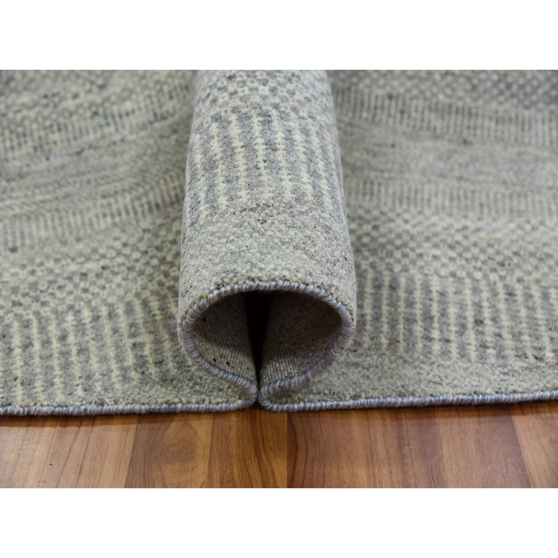 11'x11' Rustic Gray, Modern Grass Organic Undyed Wool Design, Round Hand Knotted, Tone on Tone, Round Oriental Rug HR79754 - Image 5