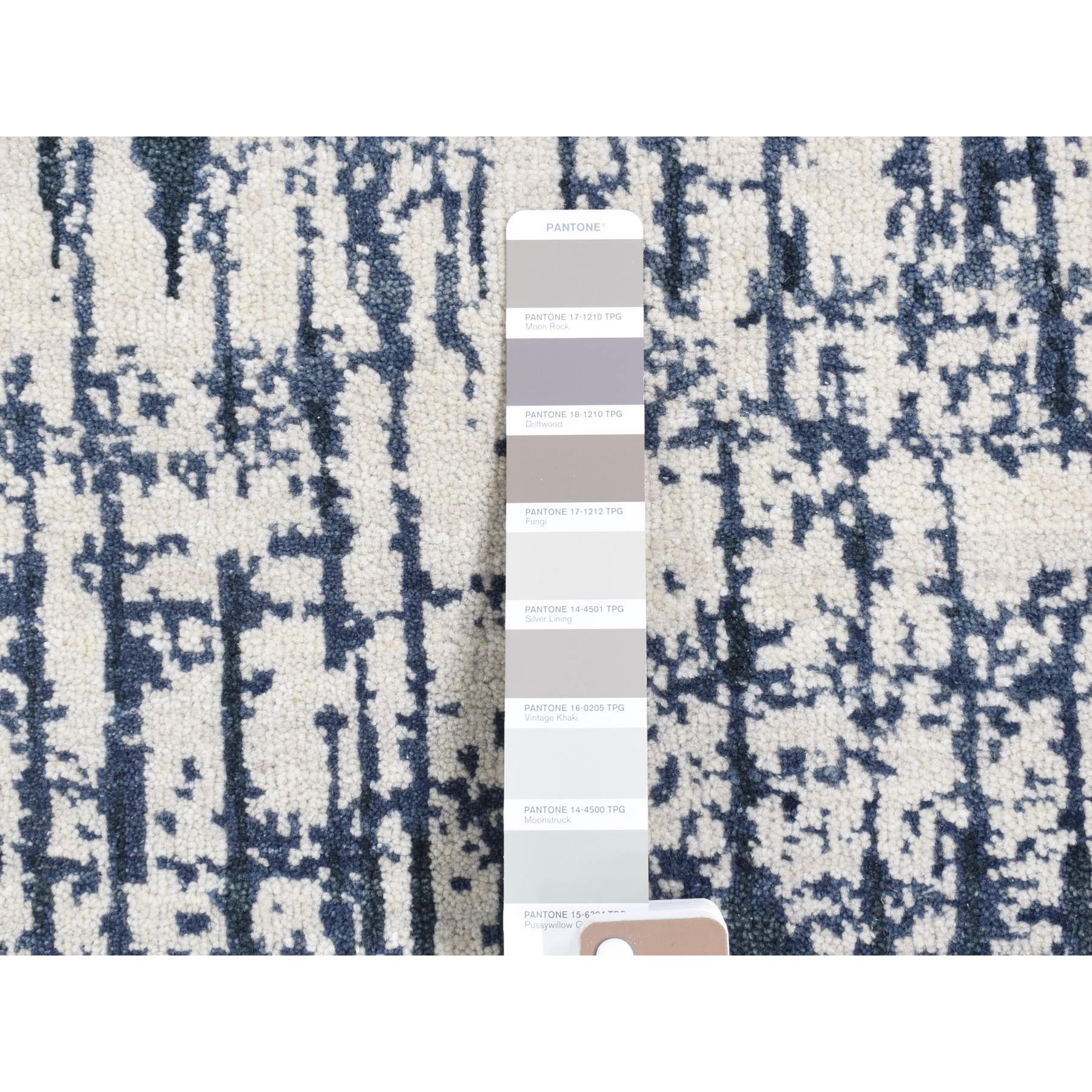 2'x2'4" Ivory and Charcoal Black, 100% Wool, Cardiac Design, Modern, Hand Knotted, Squarish, Mat Oriental Rug HR80490 - Image 3
