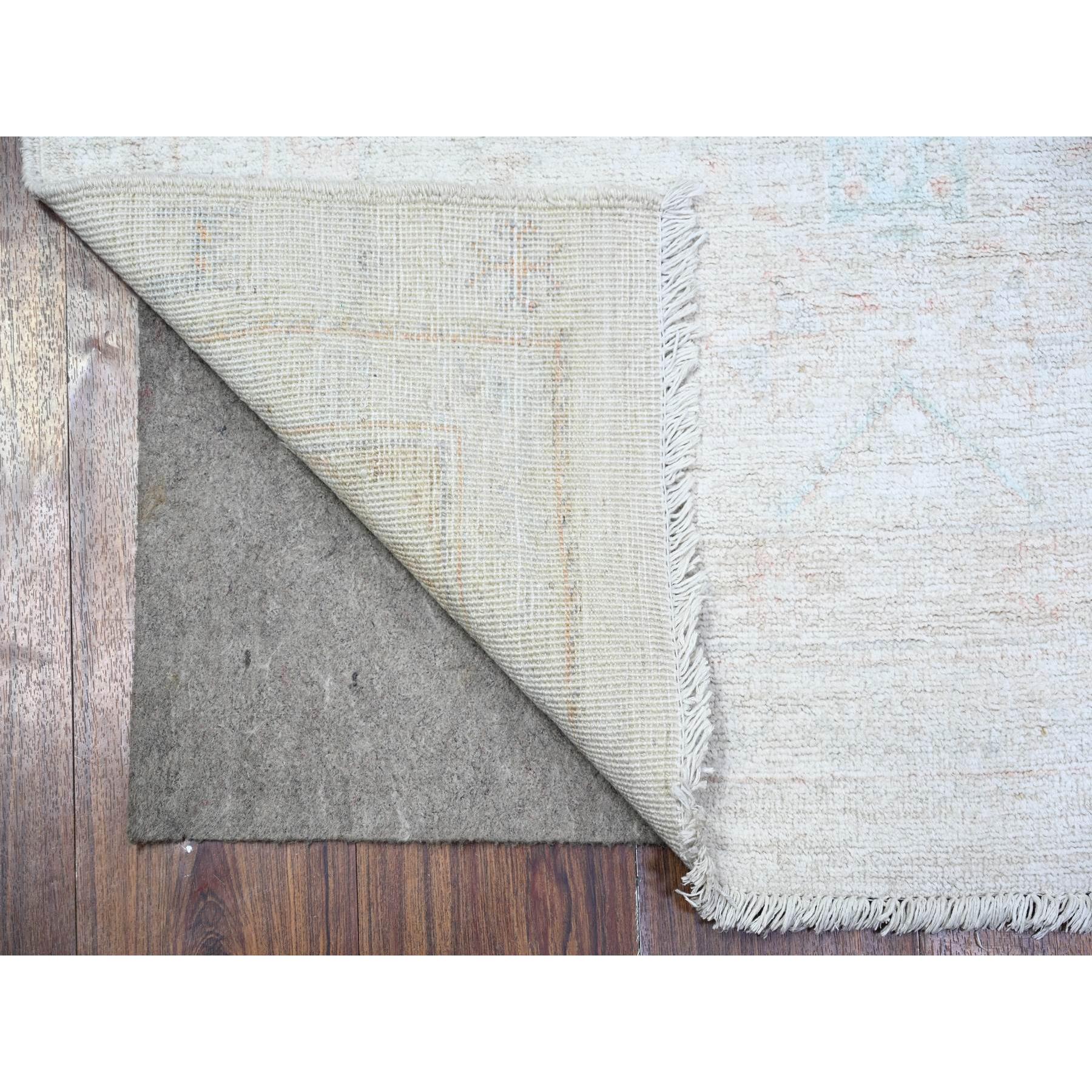3'1"x5' Pearl White, Hand Knotted, 100% Wool, Vegetable Dyes, White Wash Peshawar with Faded Design, Oriental Rug HR74650 - Image 2