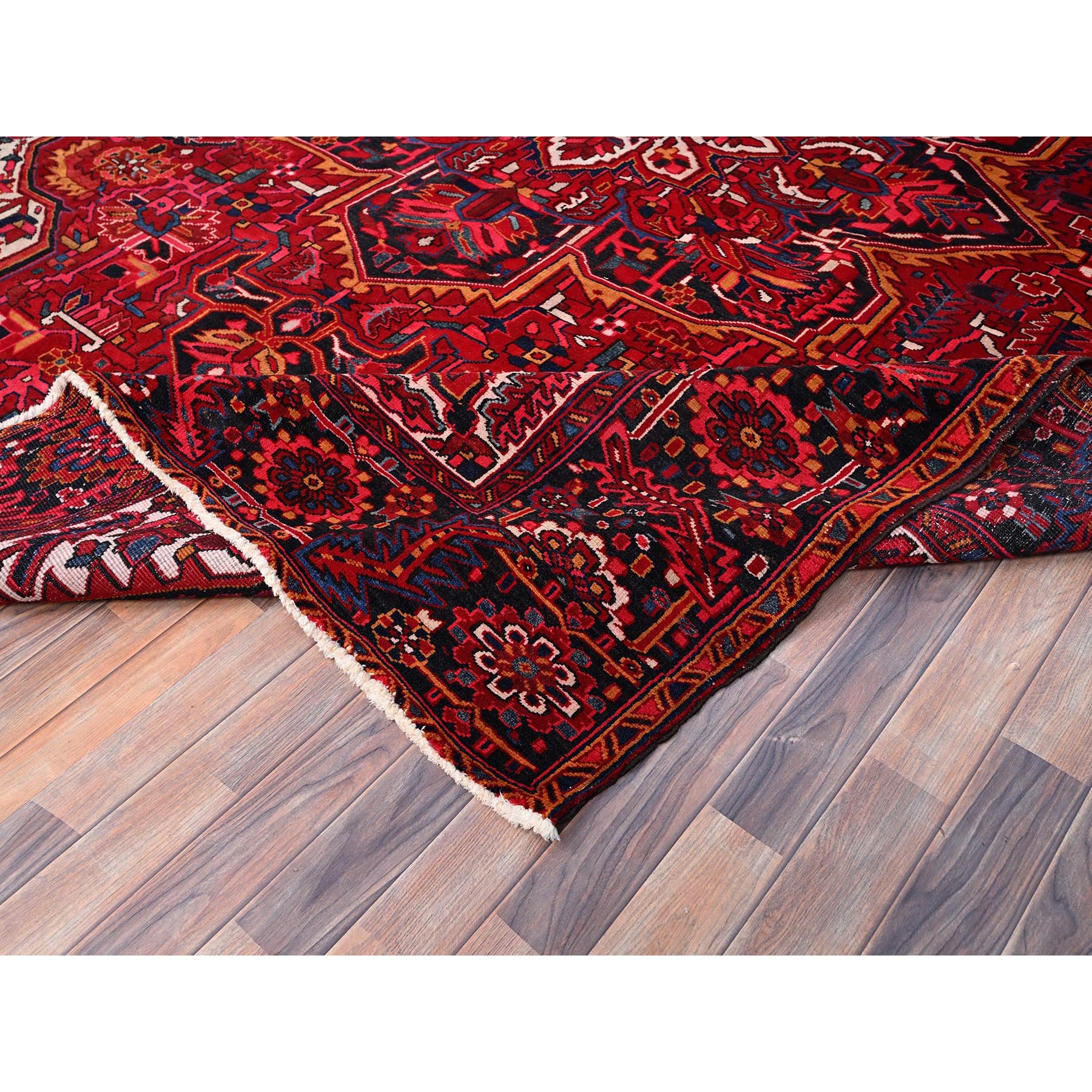 9'7"x12'6" Dutch Tulip Red, Semi Antique Hand Knotted With Porcelain White Corners Persian Heriz Design, Shiny wool Excellent Condition, Oriental Rug HR86143 - Image 7