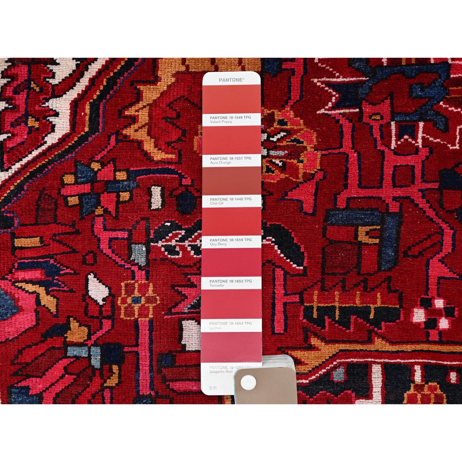 9'7"x12'6" Dutch Tulip Red, Semi Antique Hand Knotted With Porcelain White Corners Persian Heriz Design, Shiny wool Excellent Condition, Oriental Rug HR86143 - Image 8