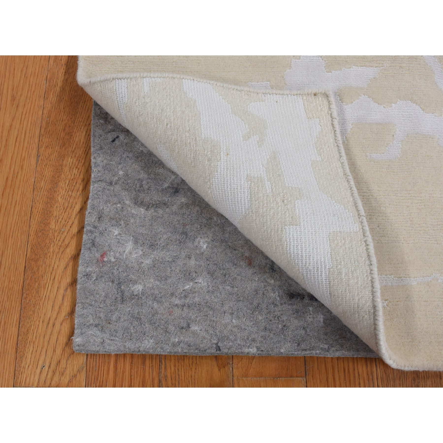 2'x3' Beige, Floral Nepali Weave Design, Hand Knotted, Modern, Wool and Silk, Clearance, Sample Oriental Rug HR87793 - Image 3