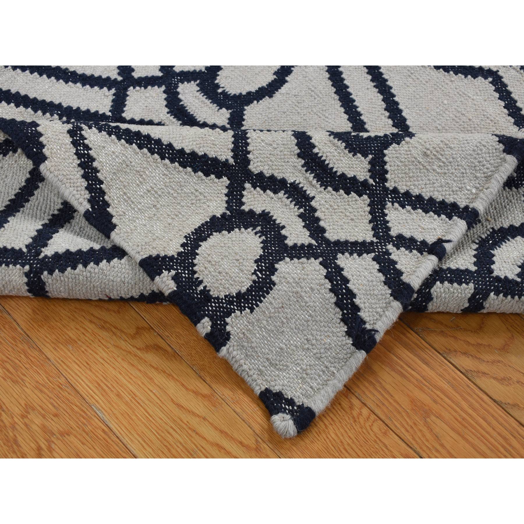 2'9''x6' Goose Gray, Wool, Flat Weave, Hand Woven, Durie Kilim, Reversible, Runner Oriental Rug HR87834 - Image 4