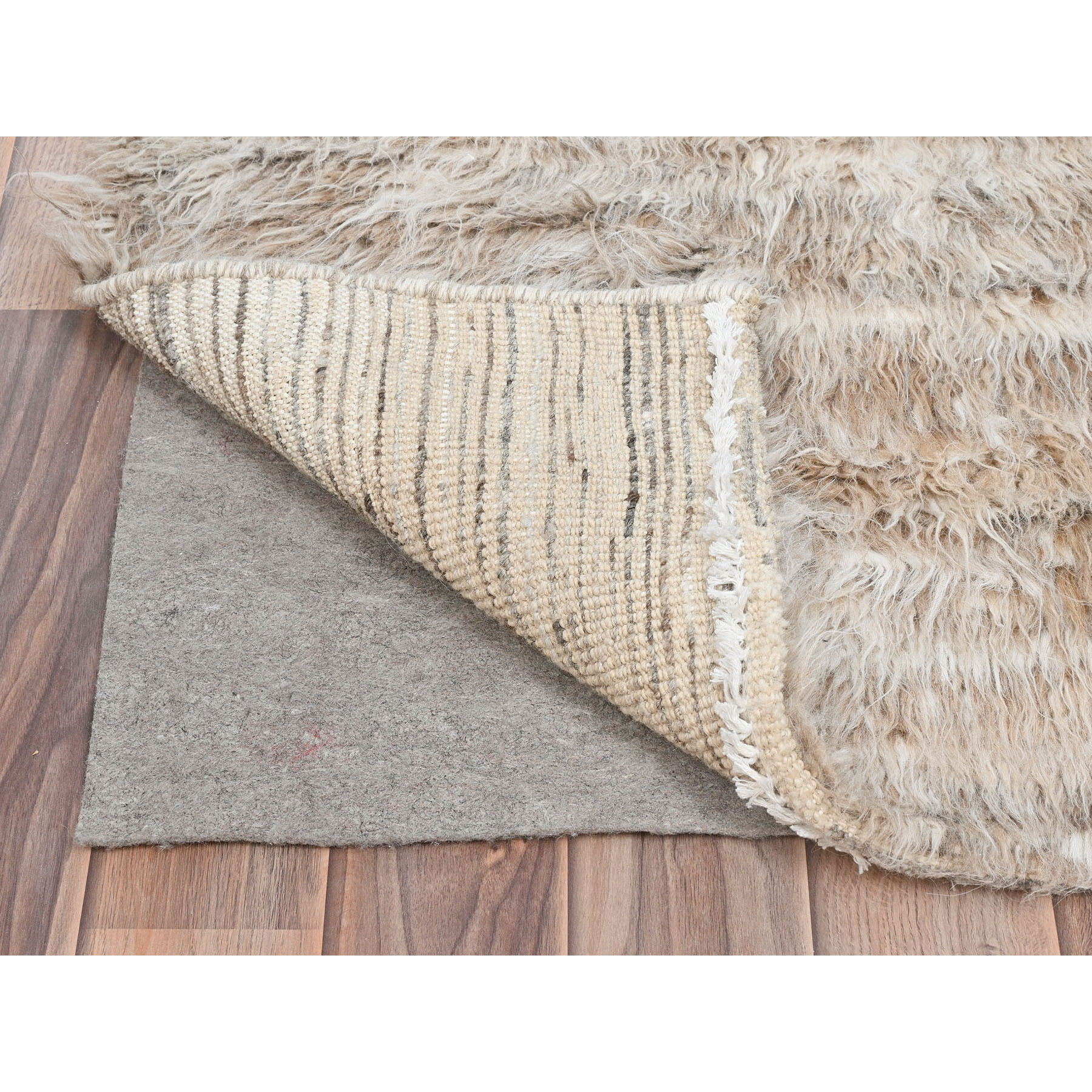 2'10"x5'5" Beige, Shaggy Moroccan Exotic Texture, Undyed Natural Wool Hand Knotted, Oriental Rug HR82024 - Image 3