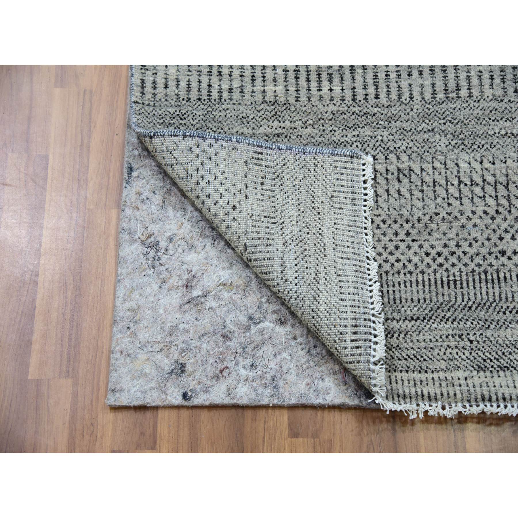 2'7"x18'4" Sabre Gray, Modern Undyed Grass Design, Velvety and Soft Wool, Tone On Tone, XL Runner Oriental Rug HR79885 - Image 3