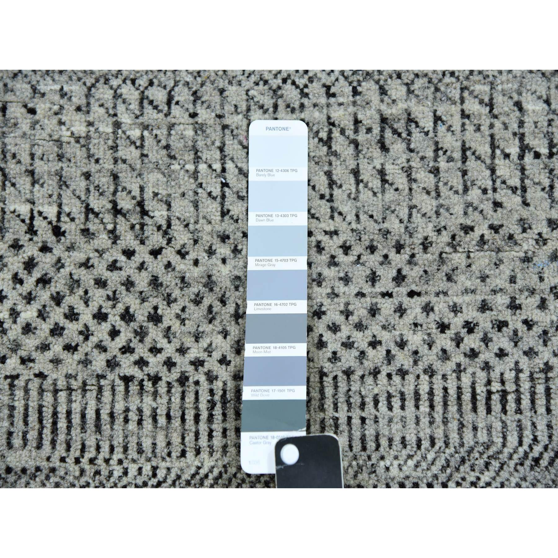 2'7"x18'4" Sabre Gray, Modern Undyed Grass Design, Velvety and Soft Wool, Tone On Tone, XL Runner Oriental Rug HR79885 - Image 4