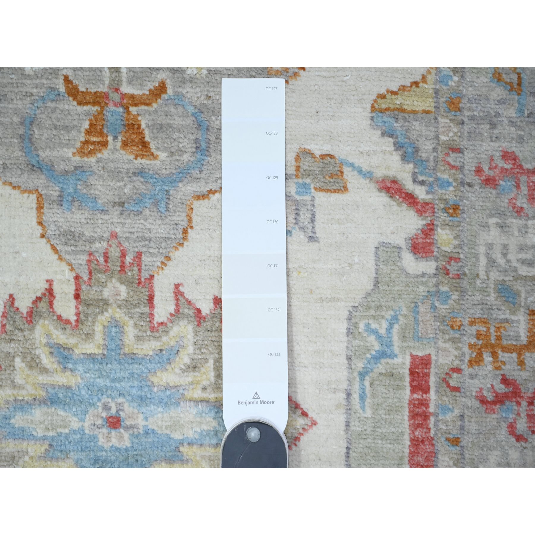2'8"x9'10" Baby Powder White, Fine Aryana, Sultanabad Leaf Design, Hand Knotted, Natural Dyes, Vibrant Wool, Runner Oriental Rug HR88545 - Image 3