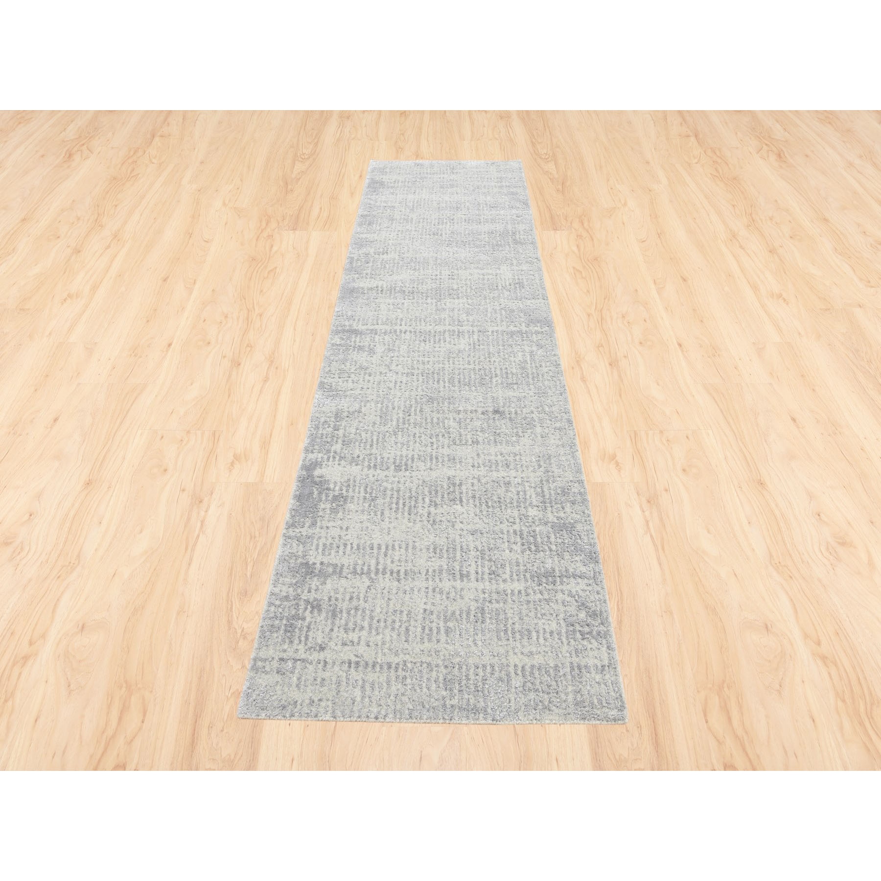2'7"x10' Fine Jacquard Gray Hand Loomed Modern Wool and Art Silk Runner Oriental Rug HR62847 - Image 2