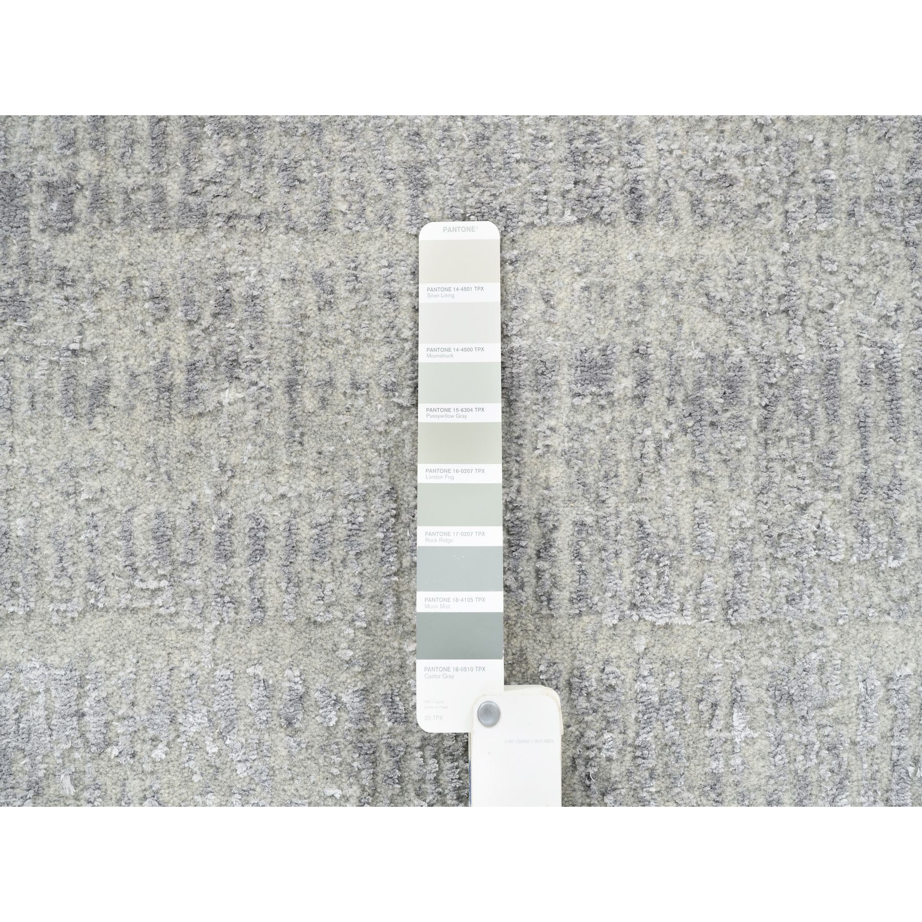 2'7"x10' Fine Jacquard Gray Hand Loomed Modern Wool and Art Silk Runner Oriental Rug HR62847 - Image 4