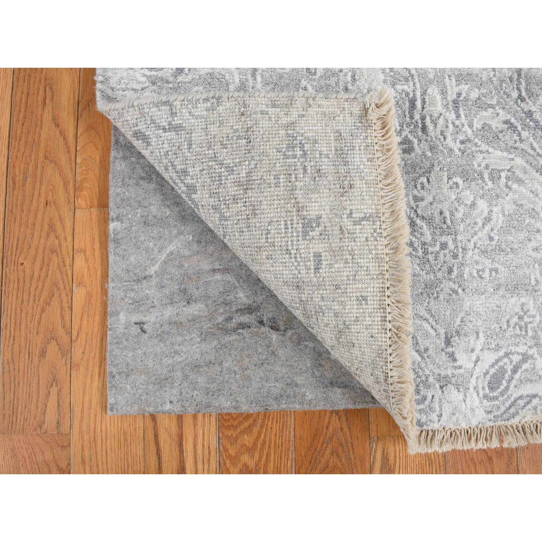 2'7"x5'10" Ash Gray, Hand Knotted, Damask Tone On Tone Design, Wool and Silk, Hi-Lo Pile, Runner Oriental Rug HR78042 - Image 2
