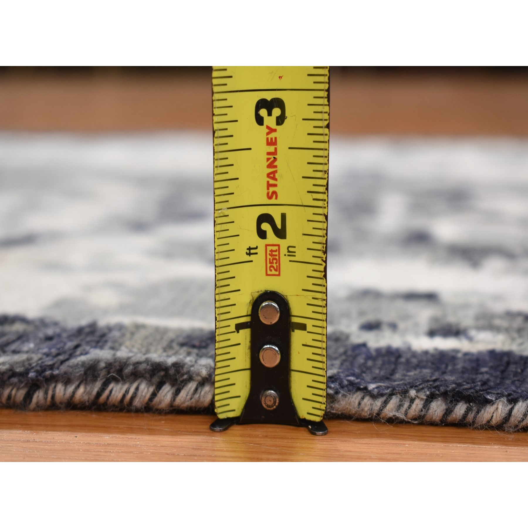 2'7"x5'9" Medium Gray, Abstract Design, Wool and Silk, Hand Knotted, Runner Oriental Rug HR78051 - Image 5