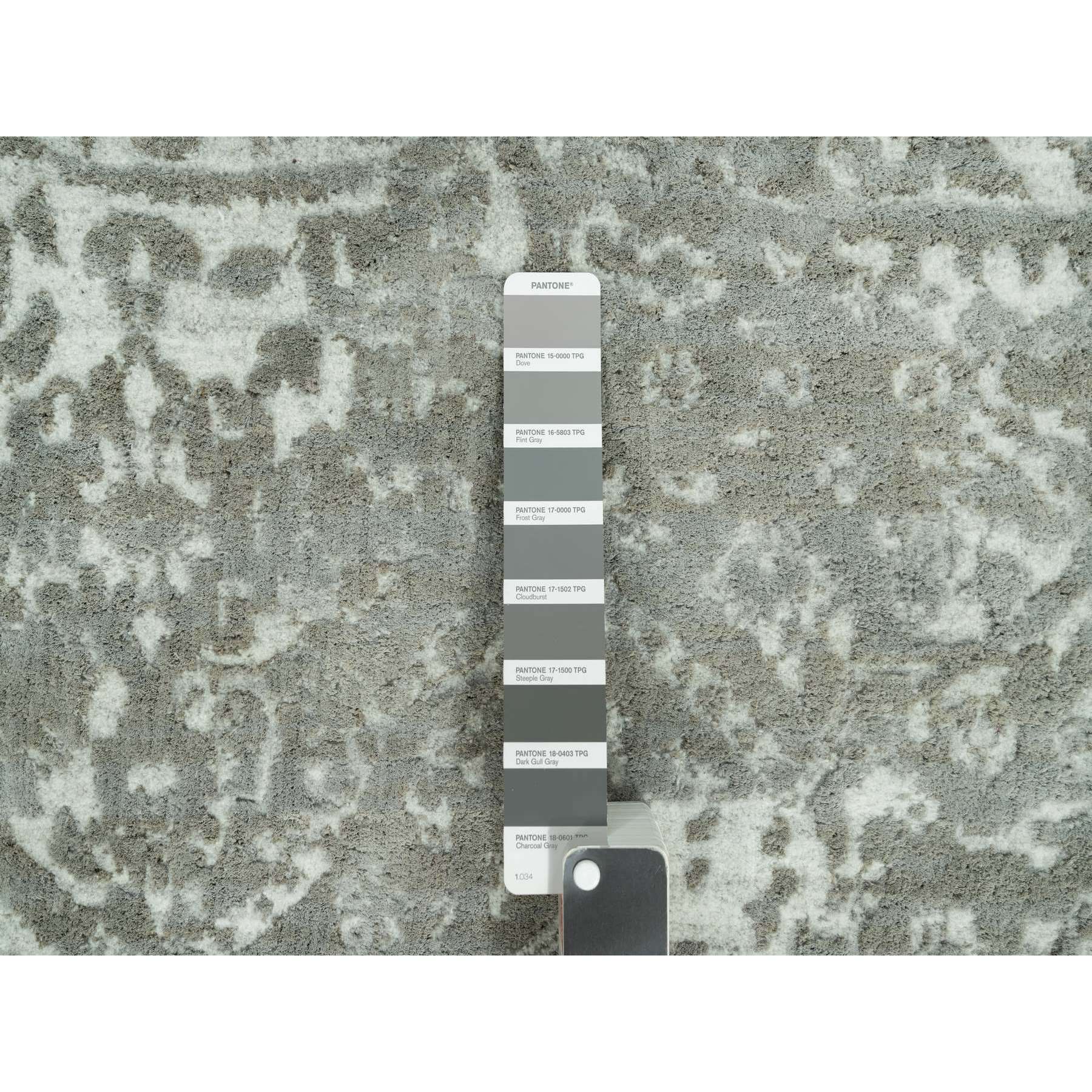 13'10"x13'10" Pale Smoke Gray, Persian Design, Soft to Touch, Denser Weave, Hand Knotted, Wool and Silk, Round Oriental Rug HR90483 - Image 7