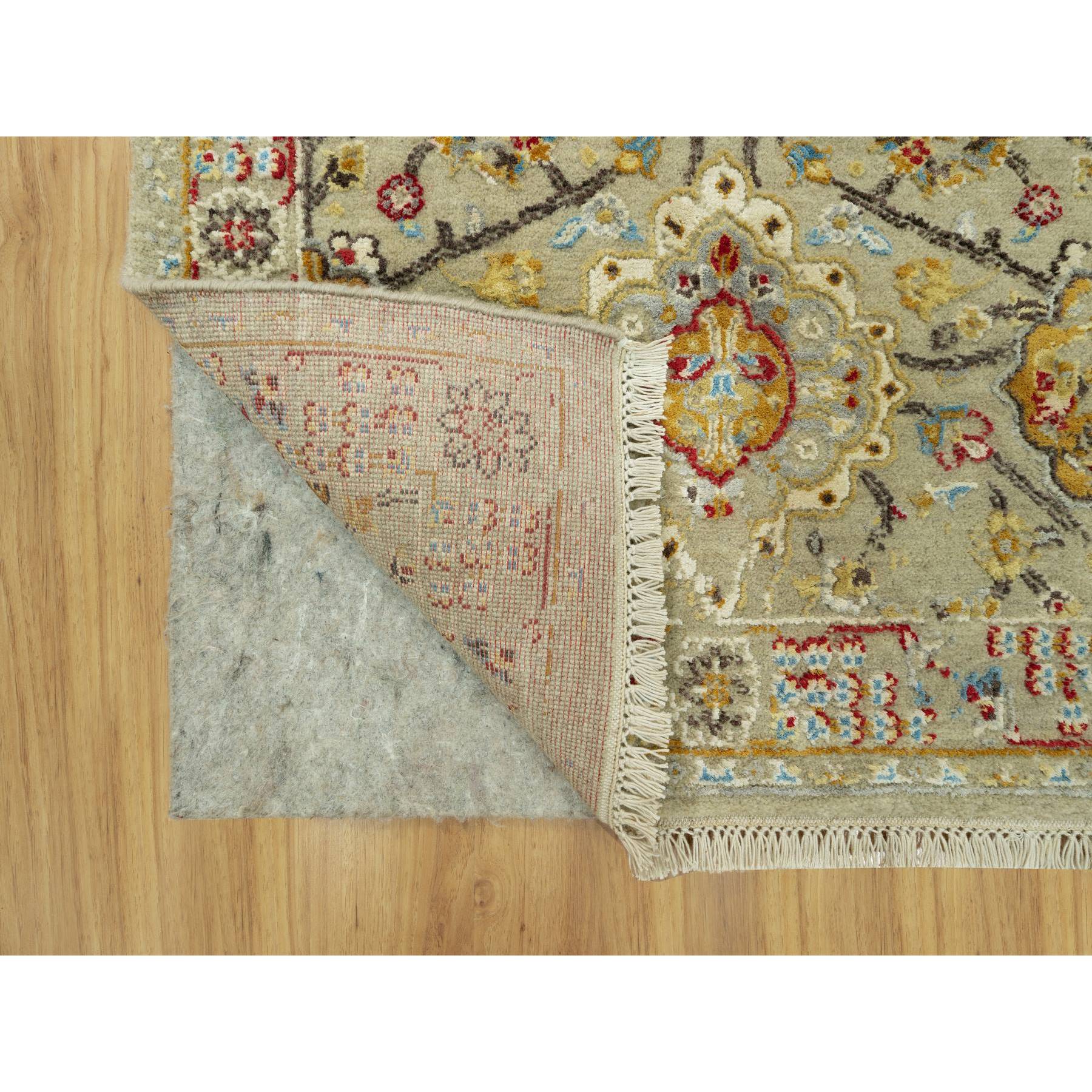 2'8"x6' Dandelion Beige, Hand Knotted, Soft to Touch, The Sunset Rosettes, Vibrant Colors, Wool and Pure Silk, Runner Oriental Rug HR90524 - Image 3