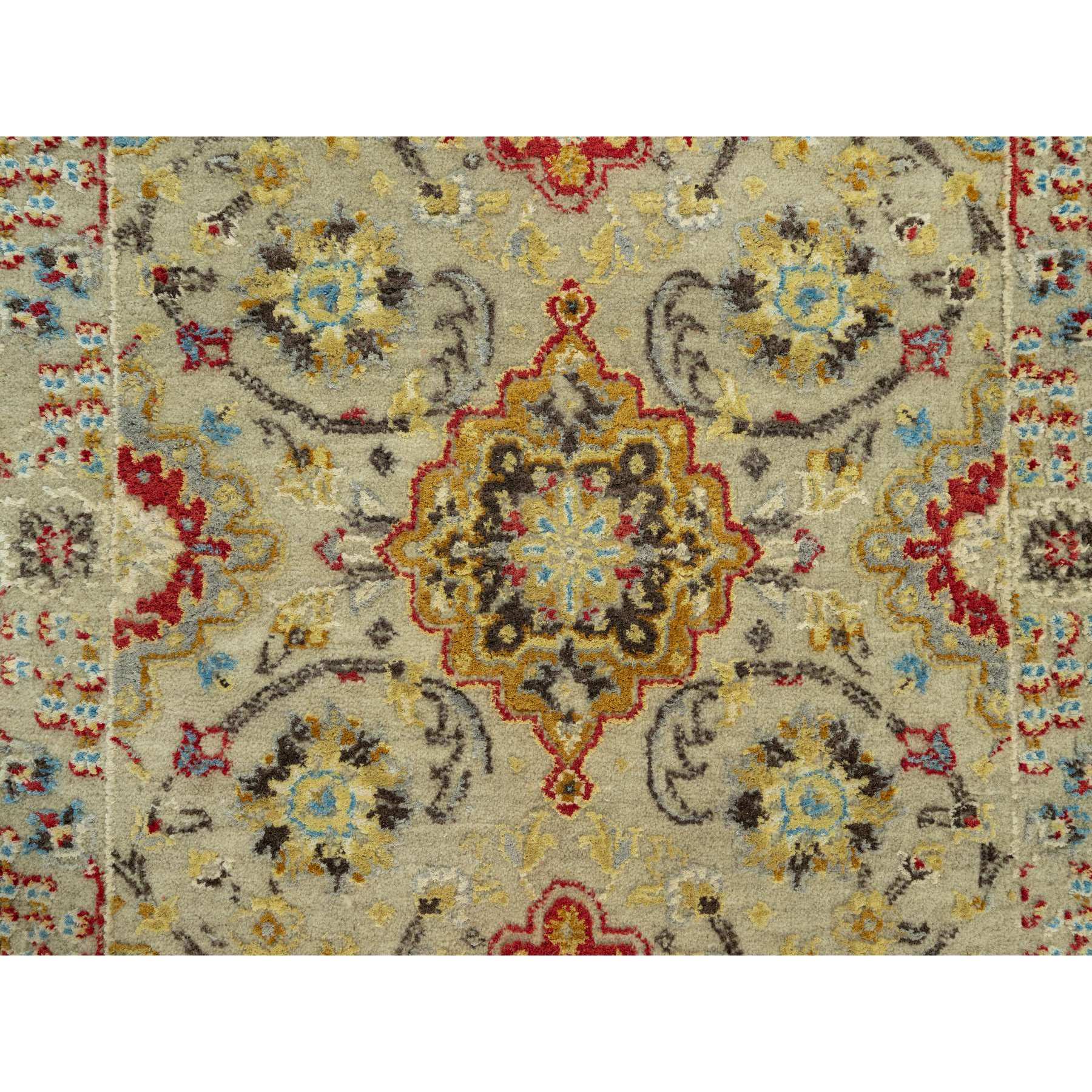 2'8"x6' Dandelion Beige, Hand Knotted, Soft to Touch, The Sunset Rosettes, Vibrant Colors, Wool and Pure Silk, Runner Oriental Rug HR90524 - Image 5