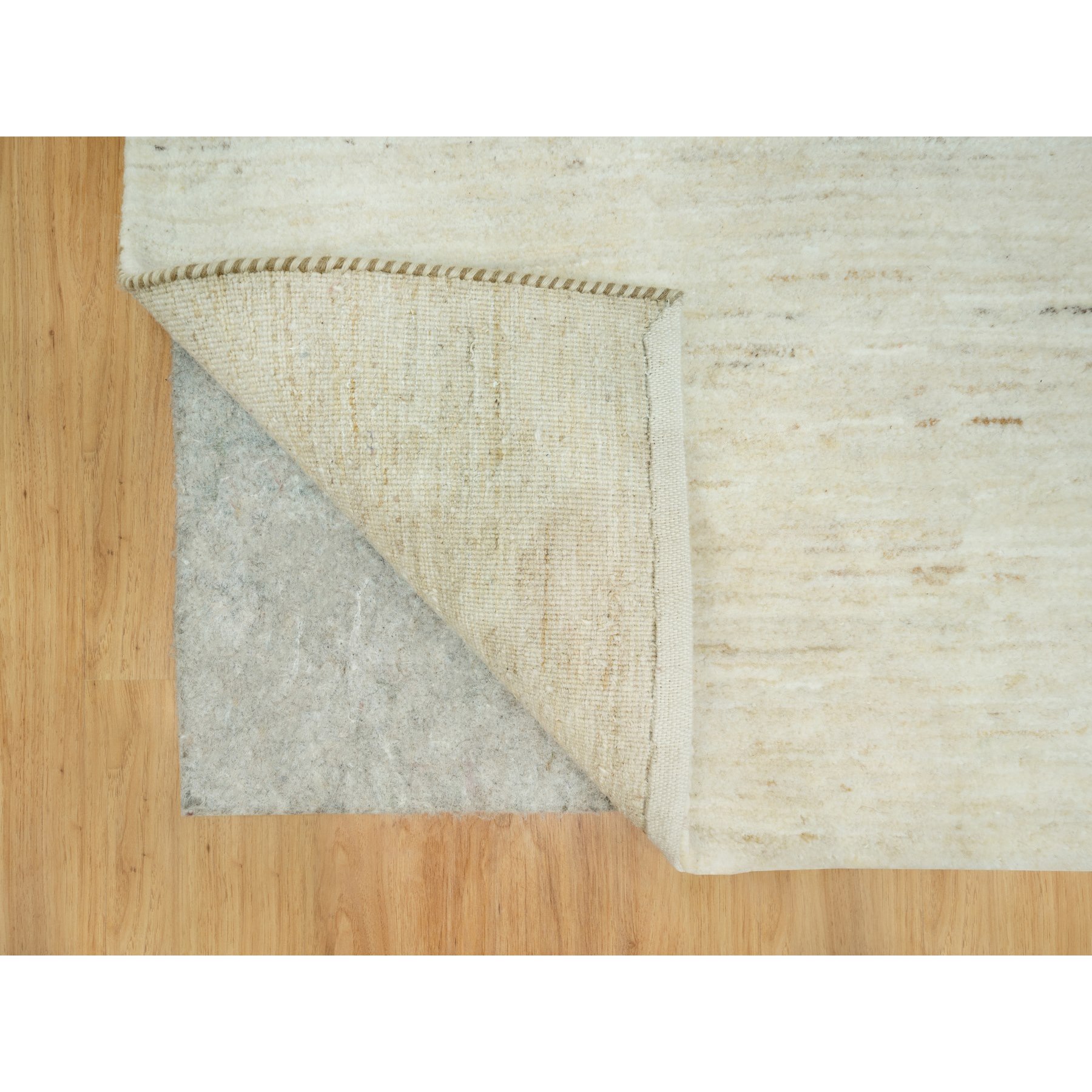 2'6"x6' Great Hall Mouldings White, Denser Weave, Hand Knotted, Lori Buft Gabbeh Plain Design, 100% Wool, Runner Oriental Rug HR90556 - Image 3