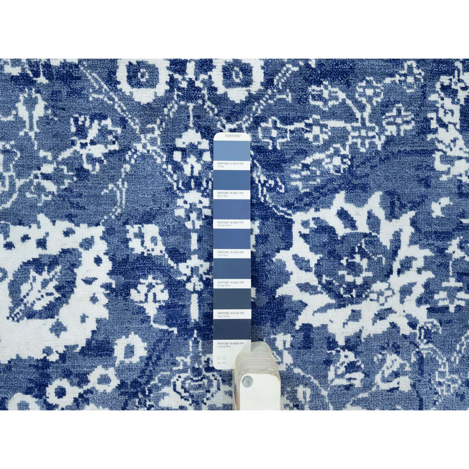 5'1"x6'10" Revel Blue, Tone on Tone, Hand Knotted Borderless Tabriz All Over Leaf Design, Wool and Silk, Oriental Rug HR90673 - Image 4