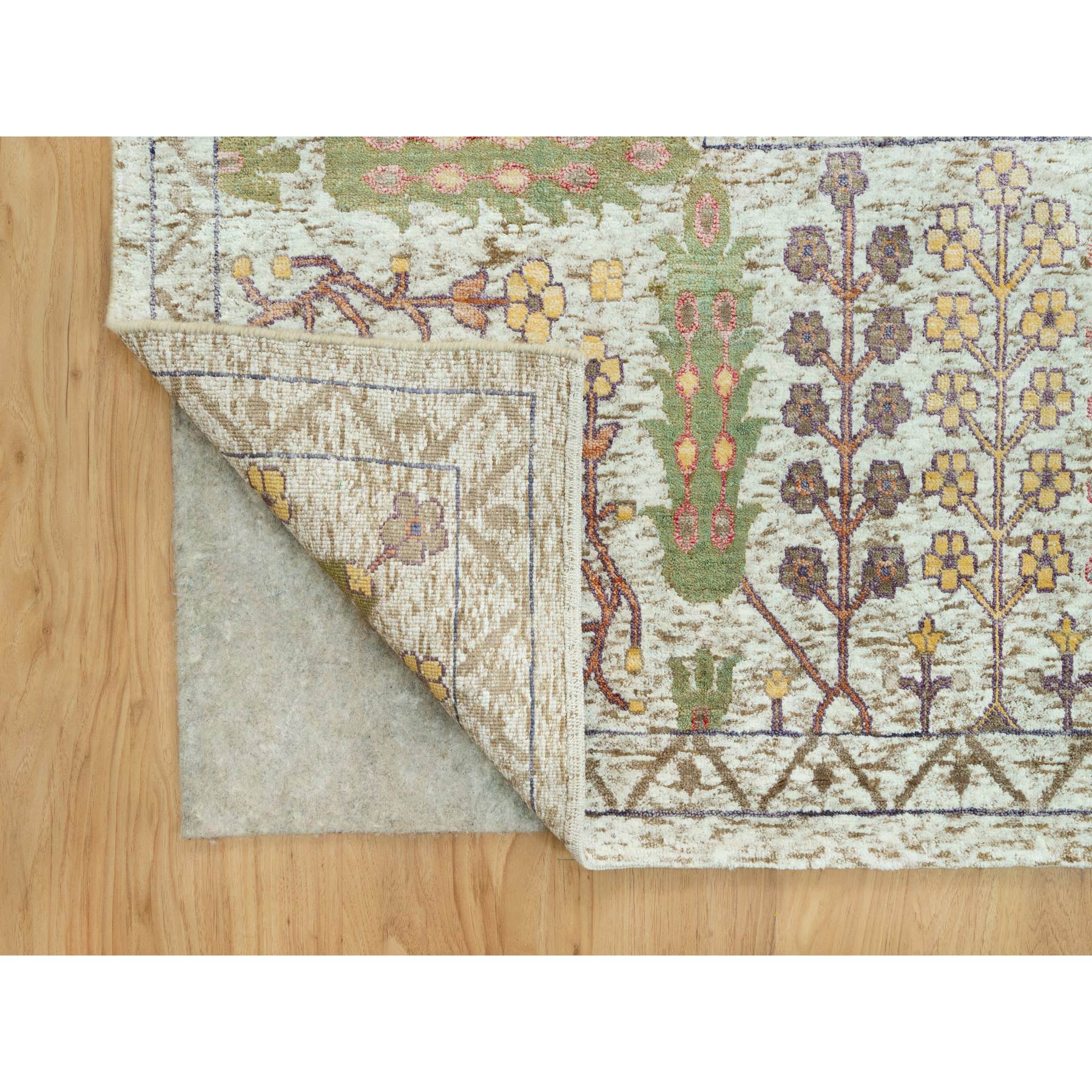 4'1"x12' Gardenia White, Hand Knotted Densely Woven, Silk With Textured Wool, Directional Vase Design, Lush and Plush, Soft Pile, Oriental Rug HR90687 - Image 5