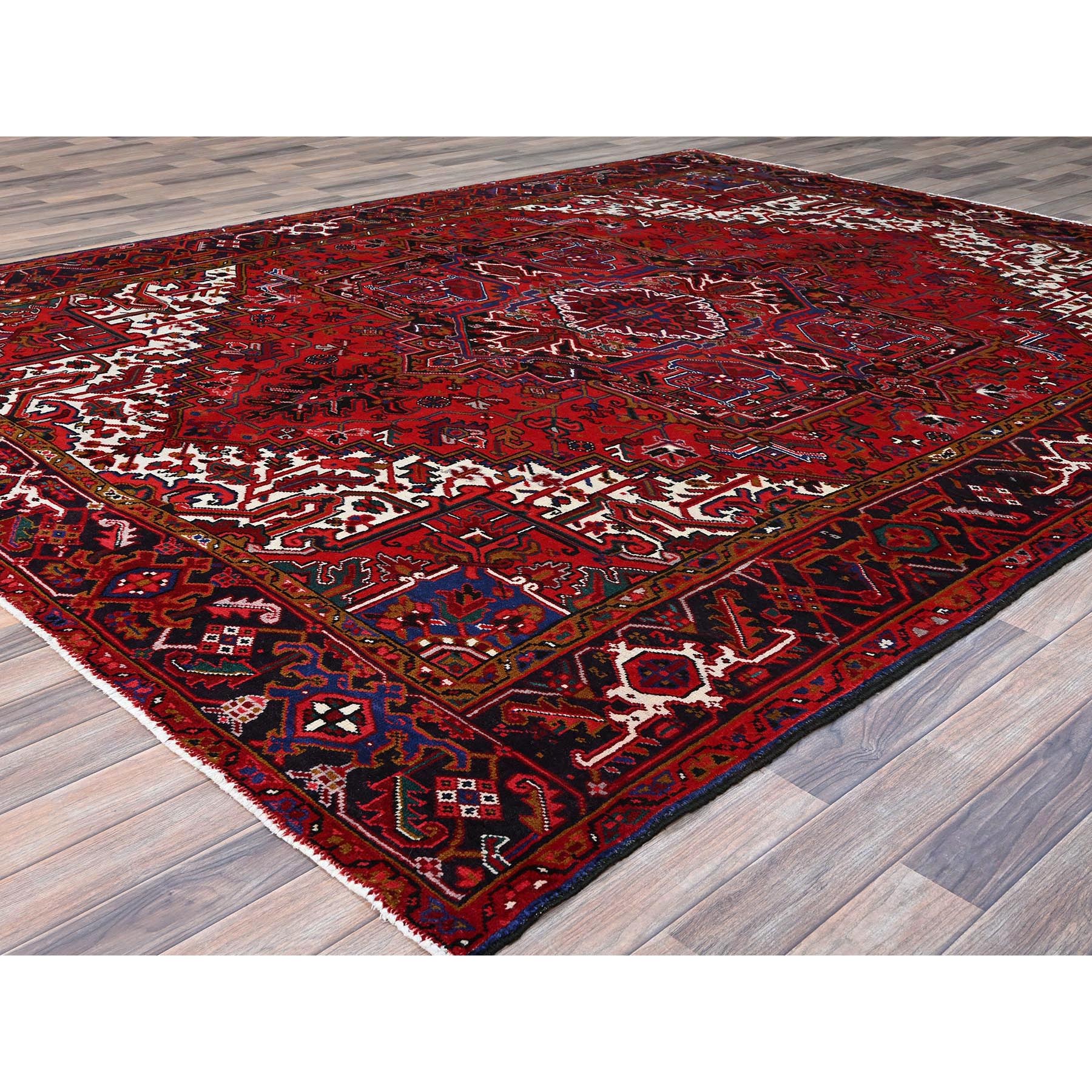 8'7"x10'10" Pomegranate Red, Hand Knotted Evenly Worn Pure Wool, Old Persian Heriz, Good condition, Sides and Ends Professionally Secured and Cleaned, Sheared Low, Oriental Rug HR100 - Image 4