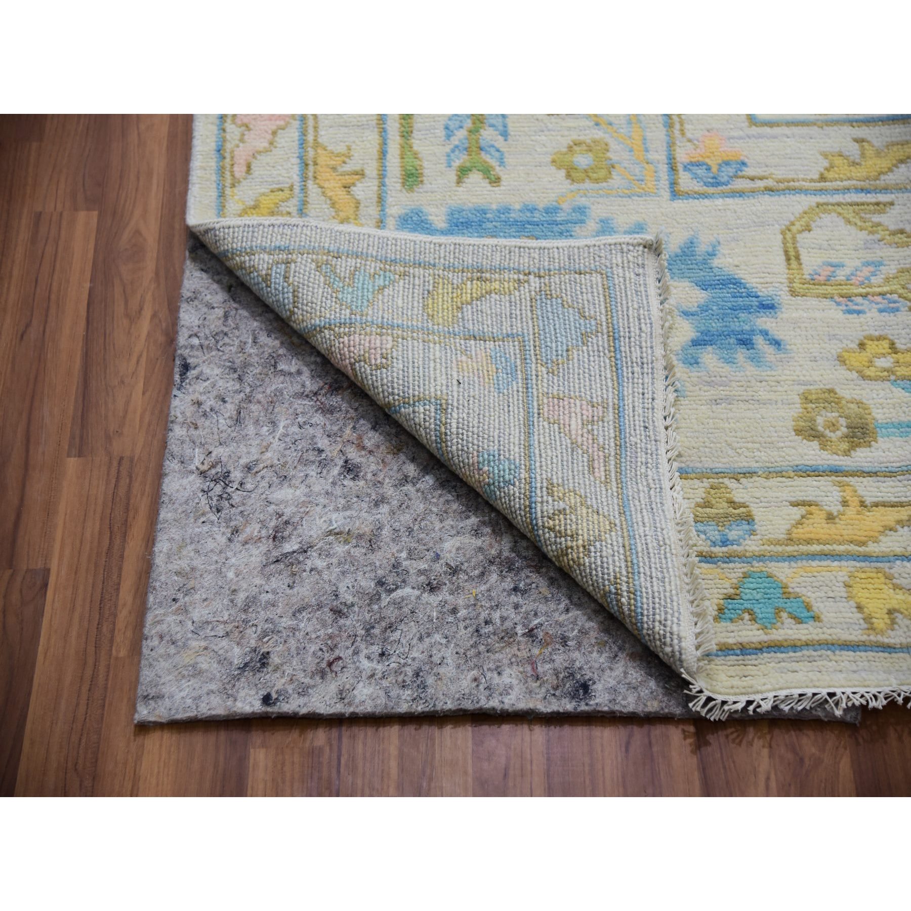 12'4"x14'10" Frost White, Lush Pile, 100% Wool, Colorful Oushak Weave, Soft to the Touch, Hand Knotted, Oversized, Oriental Rug HR79897 - Image 4